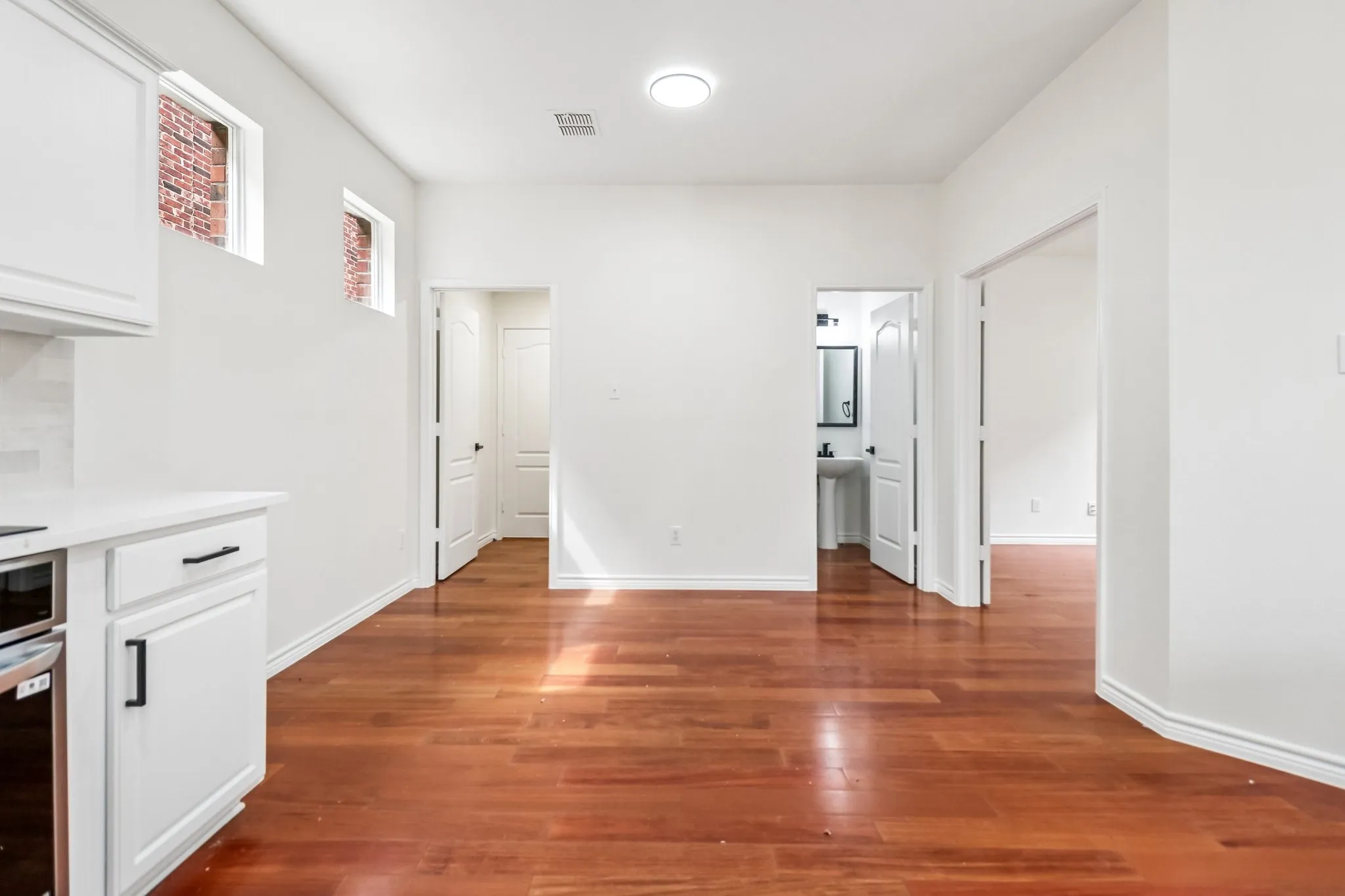 Single Family Residence For Sale in Dallas County , 526 Archer Drive, Coppell, Texas 75019, 3 Bedroom, 3 Bathroom, 2 Garage spaces, 2,200 Sqft, built in 2000, mls#21261701, Real Estate Agent in Coppell, Homes For Sale in Dallas county, Homes For Sale in Coppell, Realtor in Coppell Texas, Real Estate Brokerage Independent Realty Texas, Luminita Cordes Realtor
