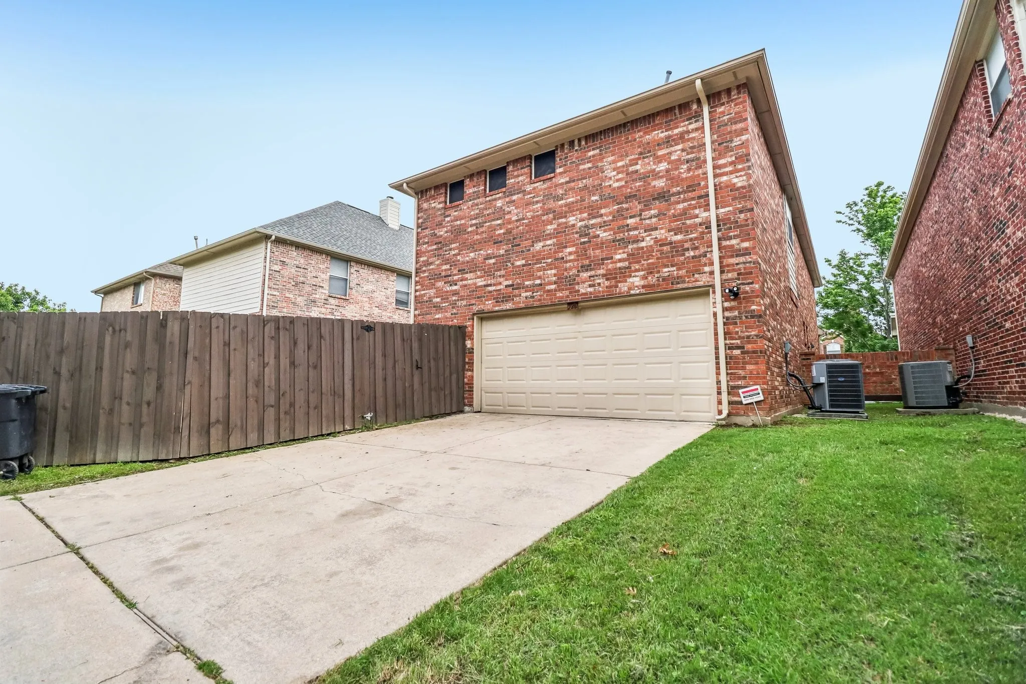 Single Family Residence For Sale in Dallas County , 526 Archer Drive, Coppell, Texas 75019, 3 Bedroom, 3 Bathroom, 2 Garage spaces, 2,200 Sqft, built in 2000, mls#21261701, Real Estate Agent in Coppell, Homes For Sale in Dallas county, Homes For Sale in Coppell, Realtor in Coppell Texas, Real Estate Brokerage Independent Realty Texas, Luminita Cordes Realtor