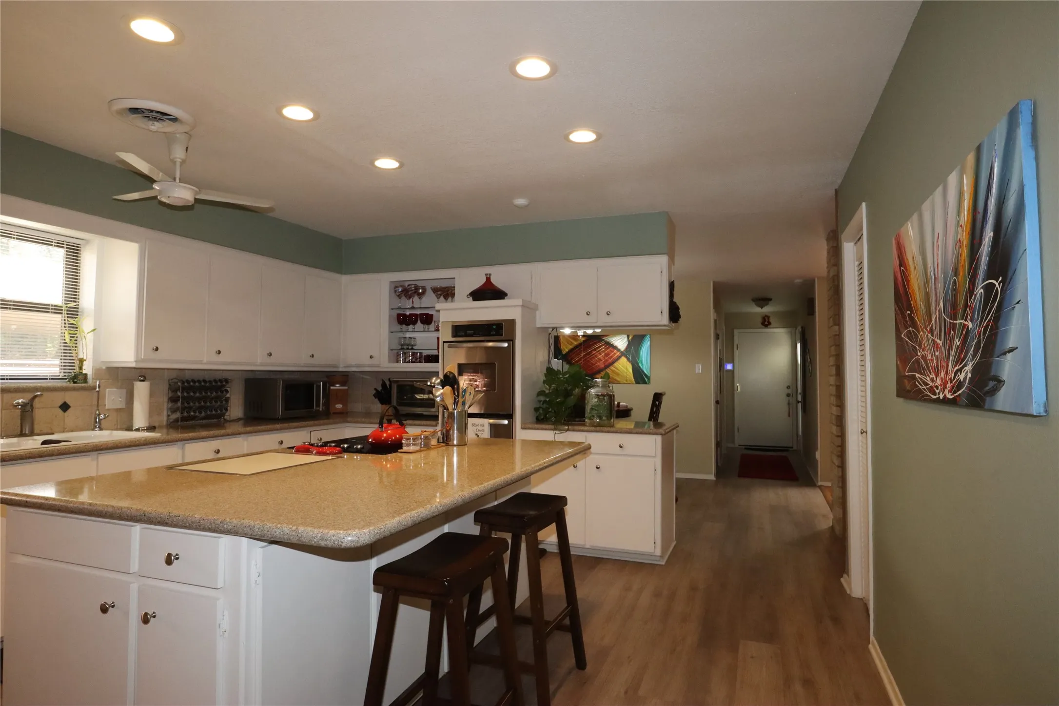Single Family Residence For Sale in Tarrant County , 5421 Benbridge Drive, Fort Worth, Texas 76107, 4 Bedrooms, 4 Bathrooms, 2 Garage spaces, 4,102 Sqft, built in 1977, Price $925,000, mls#21264130, Real Estate Agent in Fort Worth, Homes For Sale in Tarrant county, Homes For Sale in Fort Worth, Realtor in Fort Worth Texas, Real Estate Brokerage Independent Realty Texas, Luminita Cordes Realtor