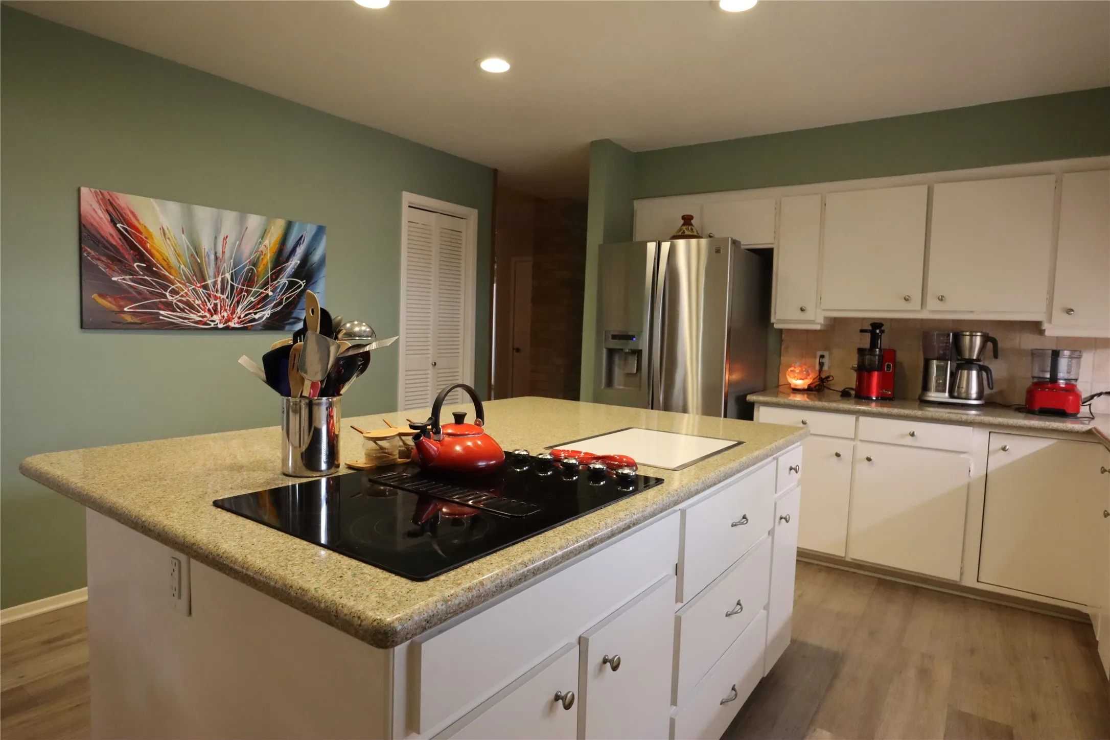 Single Family Residence For Sale in Tarrant County , 5421 Benbridge Drive, Fort Worth, Texas 76107, 4 Bedrooms, 4 Bathrooms, 2 Garage spaces, 4,102 Sqft, built in 1977, Price $925,000, mls#21264130, Real Estate Agent in Fort Worth, Homes For Sale in Tarrant county, Homes For Sale in Fort Worth, Realtor in Fort Worth Texas, Real Estate Brokerage Independent Realty Texas, Luminita Cordes Realtor
