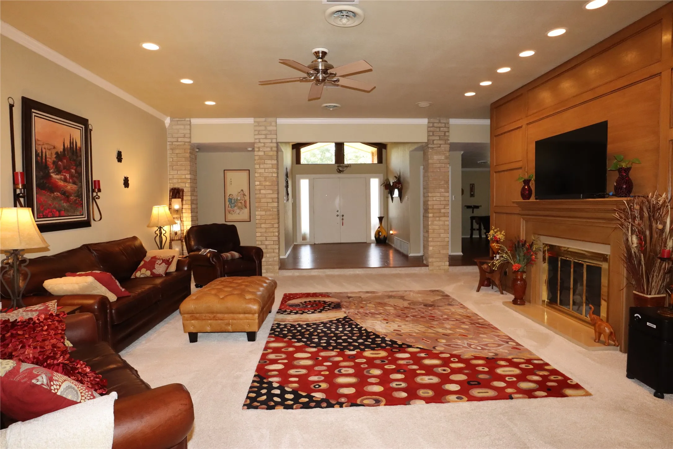 Single Family Residence For Sale in Tarrant County , 5421 Benbridge Drive, Fort Worth, Texas 76107, 4 Bedrooms, 4 Bathrooms, 2 Garage spaces, 4,102 Sqft, built in 1977, Price $925,000, mls#21264130, Real Estate Agent in Fort Worth, Homes For Sale in Tarrant county, Homes For Sale in Fort Worth, Realtor in Fort Worth Texas, Real Estate Brokerage Independent Realty Texas, Luminita Cordes Realtor