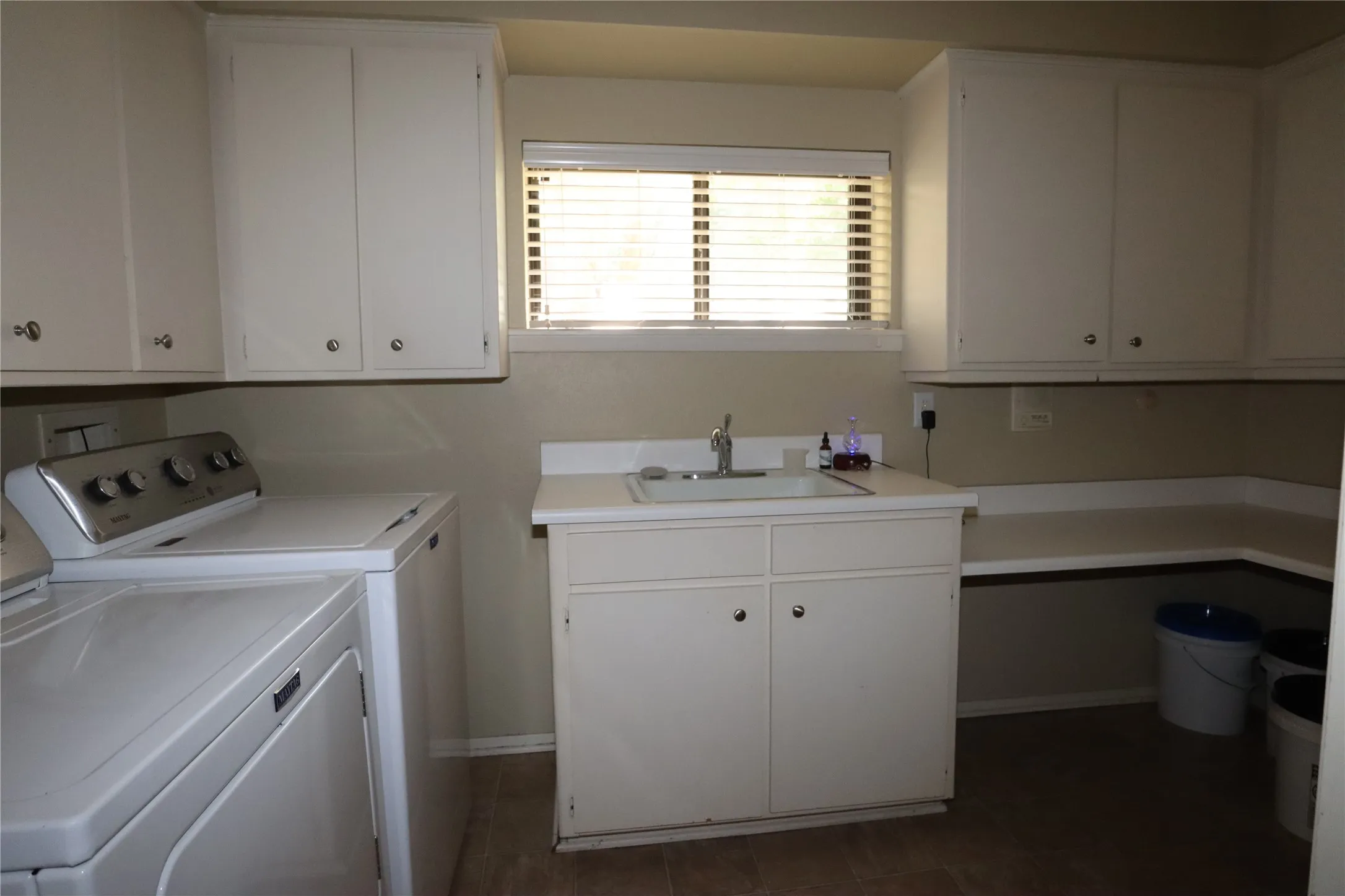 Single Family Residence For Sale in Tarrant County , 5421 Benbridge Drive, Fort Worth, Texas 76107, 4 Bedrooms, 4 Bathrooms, 2 Garage spaces, 4,102 Sqft, built in 1977, Price $925,000, mls#21264130, Real Estate Agent in Fort Worth, Homes For Sale in Tarrant county, Homes For Sale in Fort Worth, Realtor in Fort Worth Texas, Real Estate Brokerage Independent Realty Texas, Luminita Cordes Realtor
