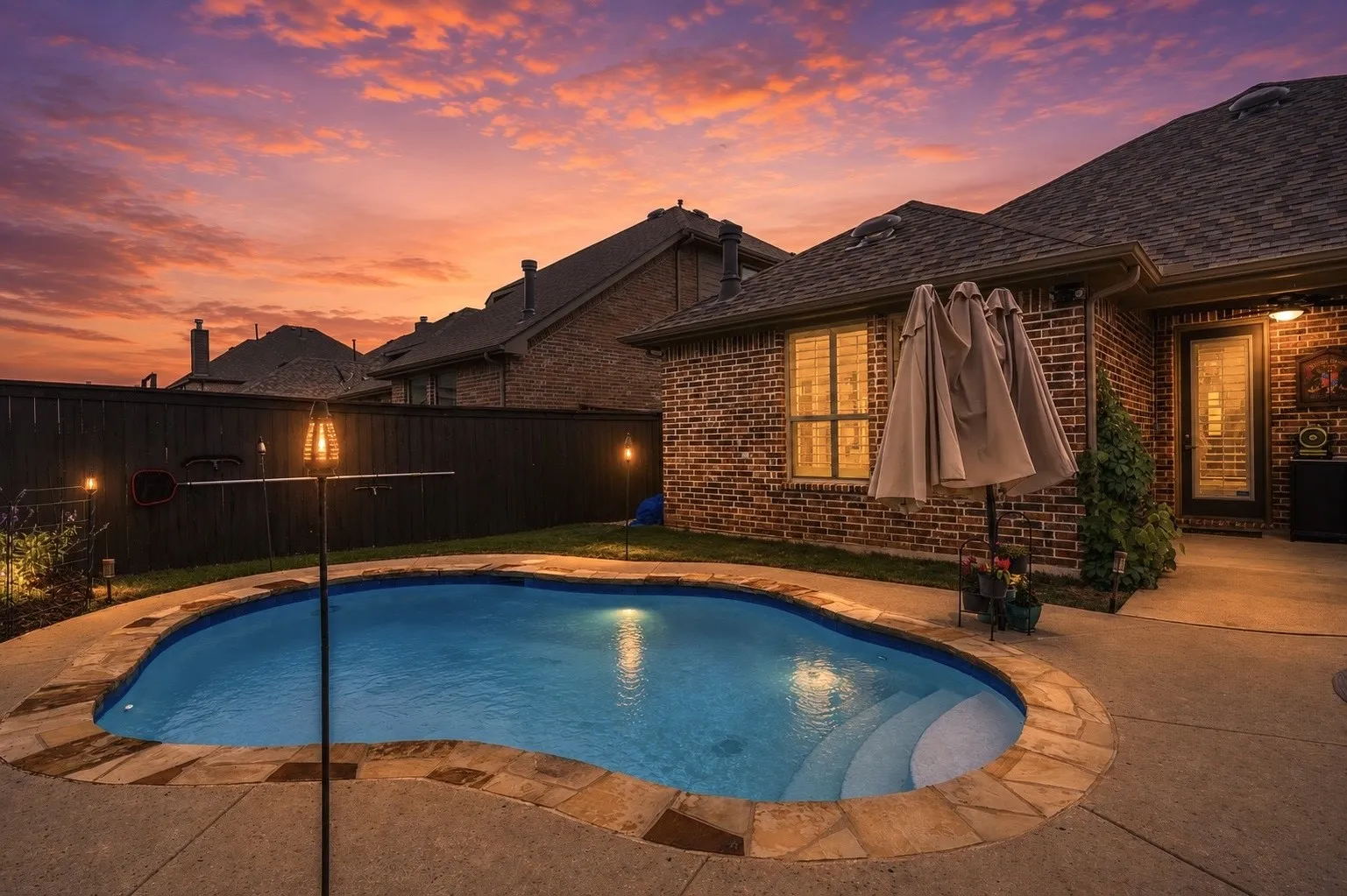 Single Family Residence For Sale in Denton County , 15805 Canyon Ridge, Prosper, Texas 75078, 4 Bedroom, 3 Bathroom, 2 Garage spaces, 2,049 Sqft, built in 2016, mls#21262548, Real Estate Agent in Prosper, Homes For Sale in Denton county, Homes For Sale in Prosper, Realtor in Prosper Texas, Real Estate Brokerage Independent Realty Texas, Luminita Cordes Realtor