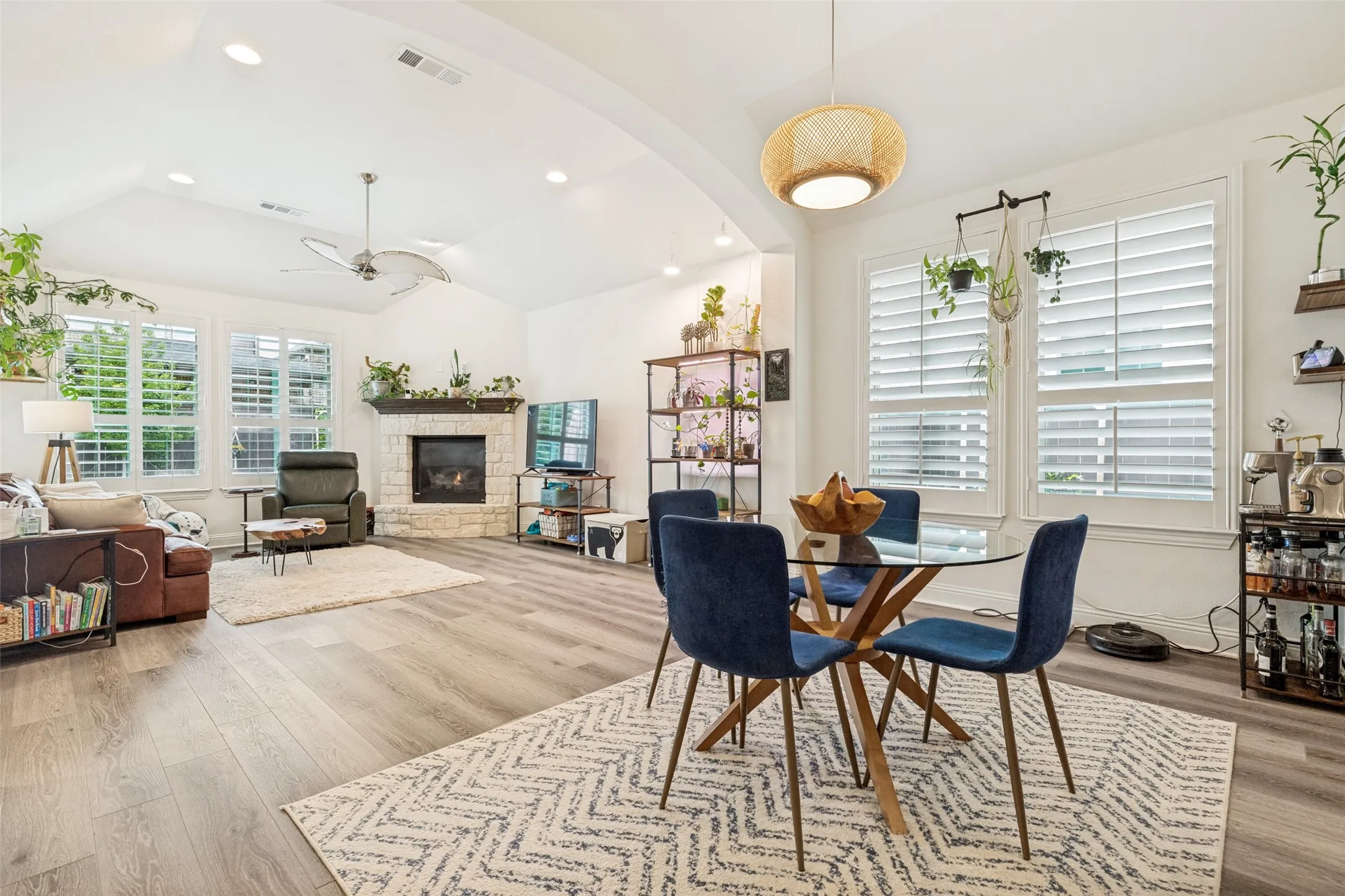 Single Family Residence For Sale in Denton County , 15805 Canyon Ridge, Prosper, Texas 75078, 4 Bedroom, 3 Bathroom, 2 Garage spaces, 2,049 Sqft, built in 2016, mls#21262548, Real Estate Agent in Prosper, Homes For Sale in Denton county, Homes For Sale in Prosper, Realtor in Prosper Texas, Real Estate Brokerage Independent Realty Texas, Luminita Cordes Realtor