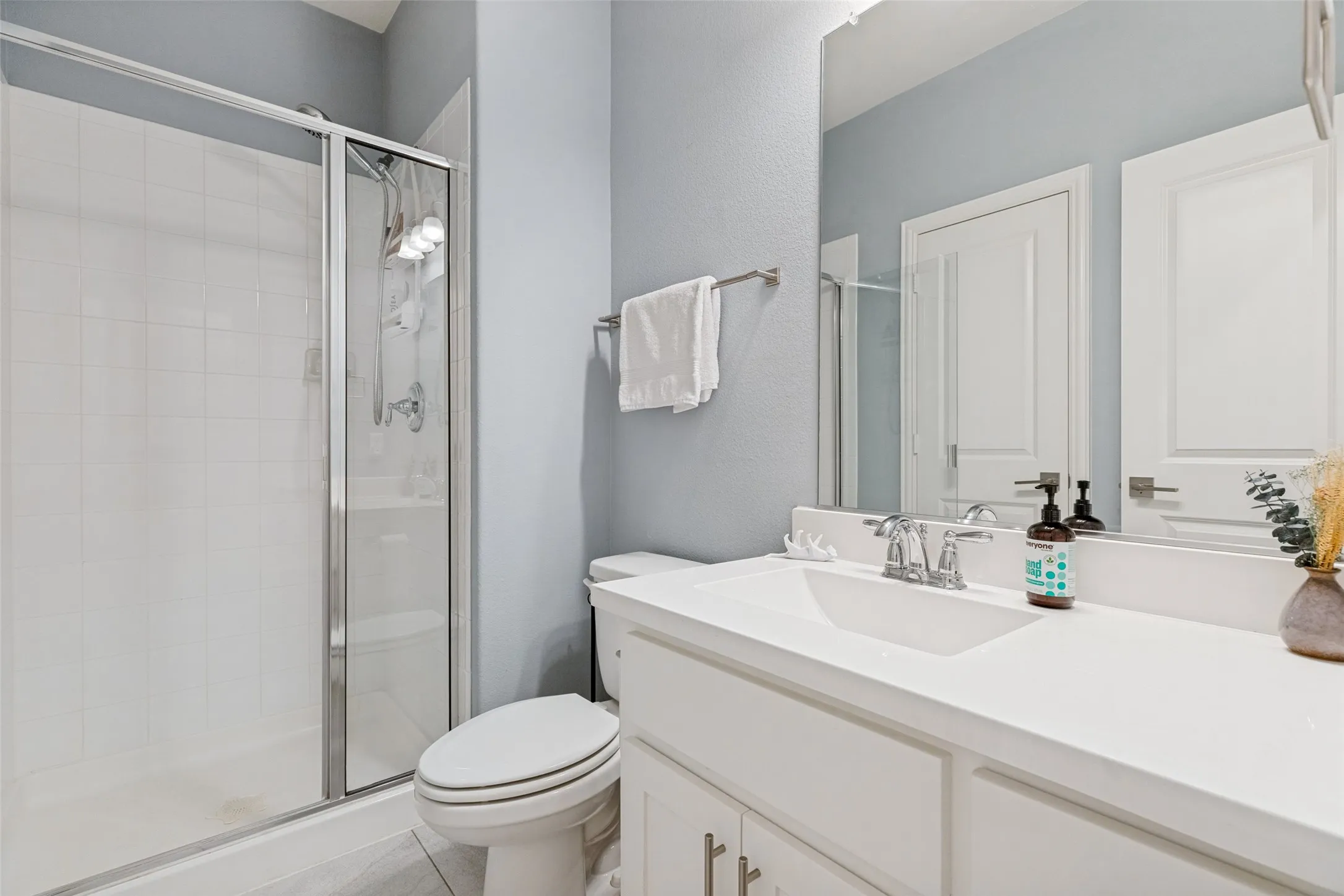Single Family Residence For Sale in Denton County , 15805 Canyon Ridge, Prosper, Texas 75078, 4 Bedroom, 3 Bathroom, 2 Garage spaces, 2,049 Sqft, built in 2016, mls#21262548, Real Estate Agent in Prosper, Homes For Sale in Denton county, Homes For Sale in Prosper, Realtor in Prosper Texas, Real Estate Brokerage Independent Realty Texas, Luminita Cordes Realtor