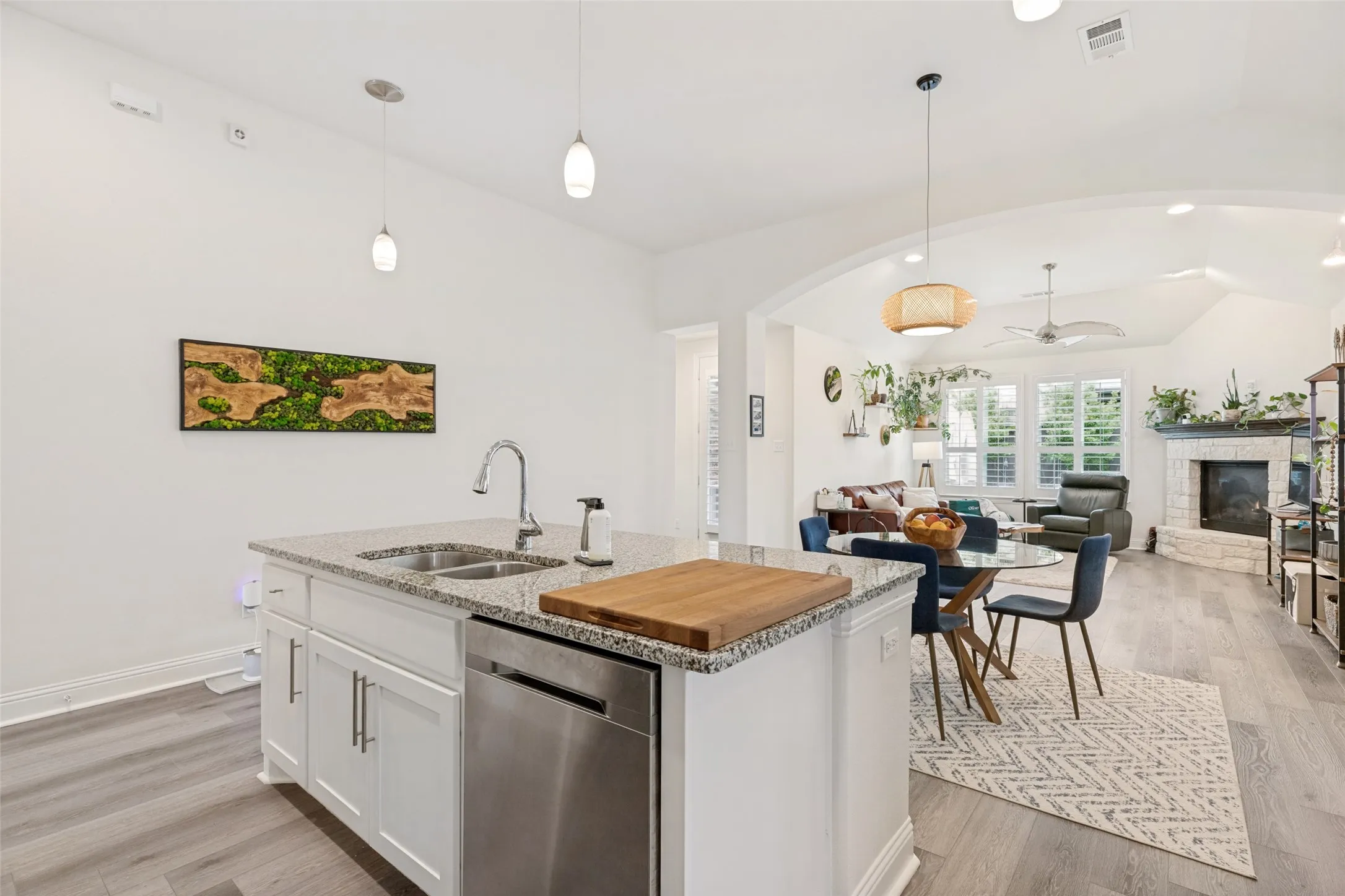 Single Family Residence For Sale in Denton County , 15805 Canyon Ridge, Prosper, Texas 75078, 4 Bedroom, 3 Bathroom, 2 Garage spaces, 2,049 Sqft, built in 2016, mls#21262548, Real Estate Agent in Prosper, Homes For Sale in Denton county, Homes For Sale in Prosper, Realtor in Prosper Texas, Real Estate Brokerage Independent Realty Texas, Luminita Cordes Realtor