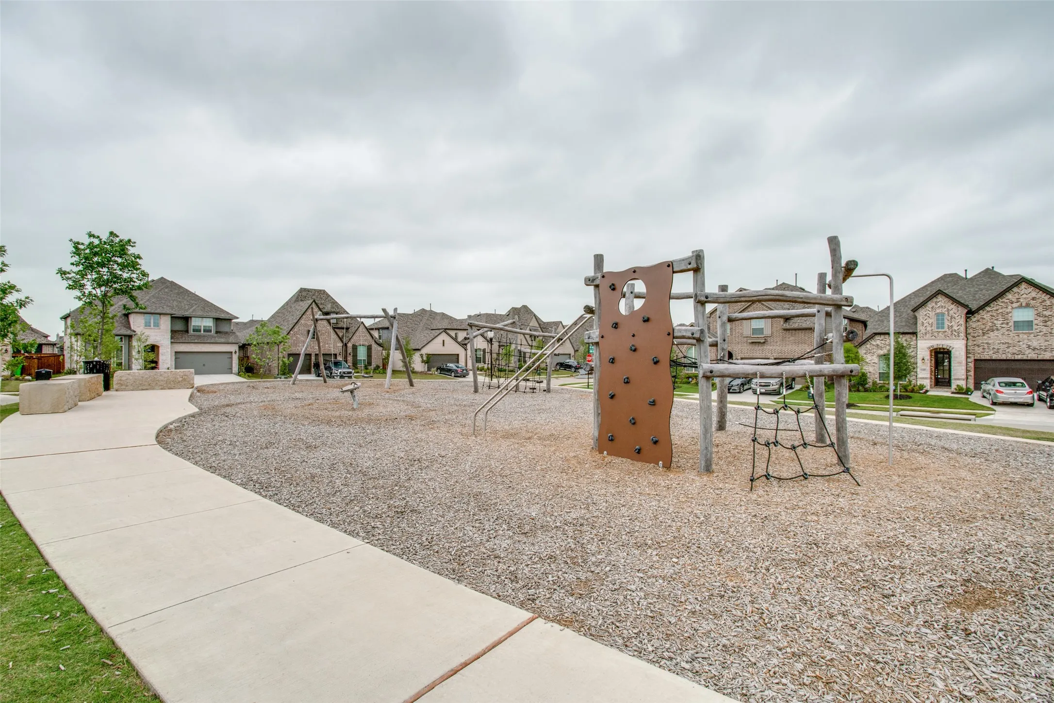Single Family Residence For Sale in Denton County , 15805 Canyon Ridge, Prosper, Texas 75078, 4 Bedroom, 3 Bathroom, 2 Garage spaces, 2,049 Sqft, built in 2016, mls#21262548, Real Estate Agent in Prosper, Homes For Sale in Denton county, Homes For Sale in Prosper, Realtor in Prosper Texas, Real Estate Brokerage Independent Realty Texas, Luminita Cordes Realtor