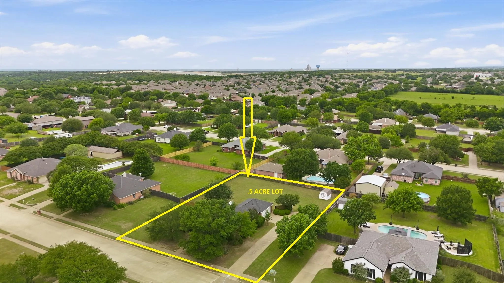 Single Family Residence For Sale in Ellis County , 921 High Point Drive, Midlothian, Texas 76065, 3 Bedroom, 2 Bathroom, 2 Garage spaces, 1,432 Sqft, built in 2000, mls#21264128, Real Estate Agent in Midlothian, Homes For Sale in Ellis county, Homes For Sale in Midlothian, Realtor in Midlothian Texas, Real Estate Brokerage Independent Realty Texas, Luminita Cordes Realtor
