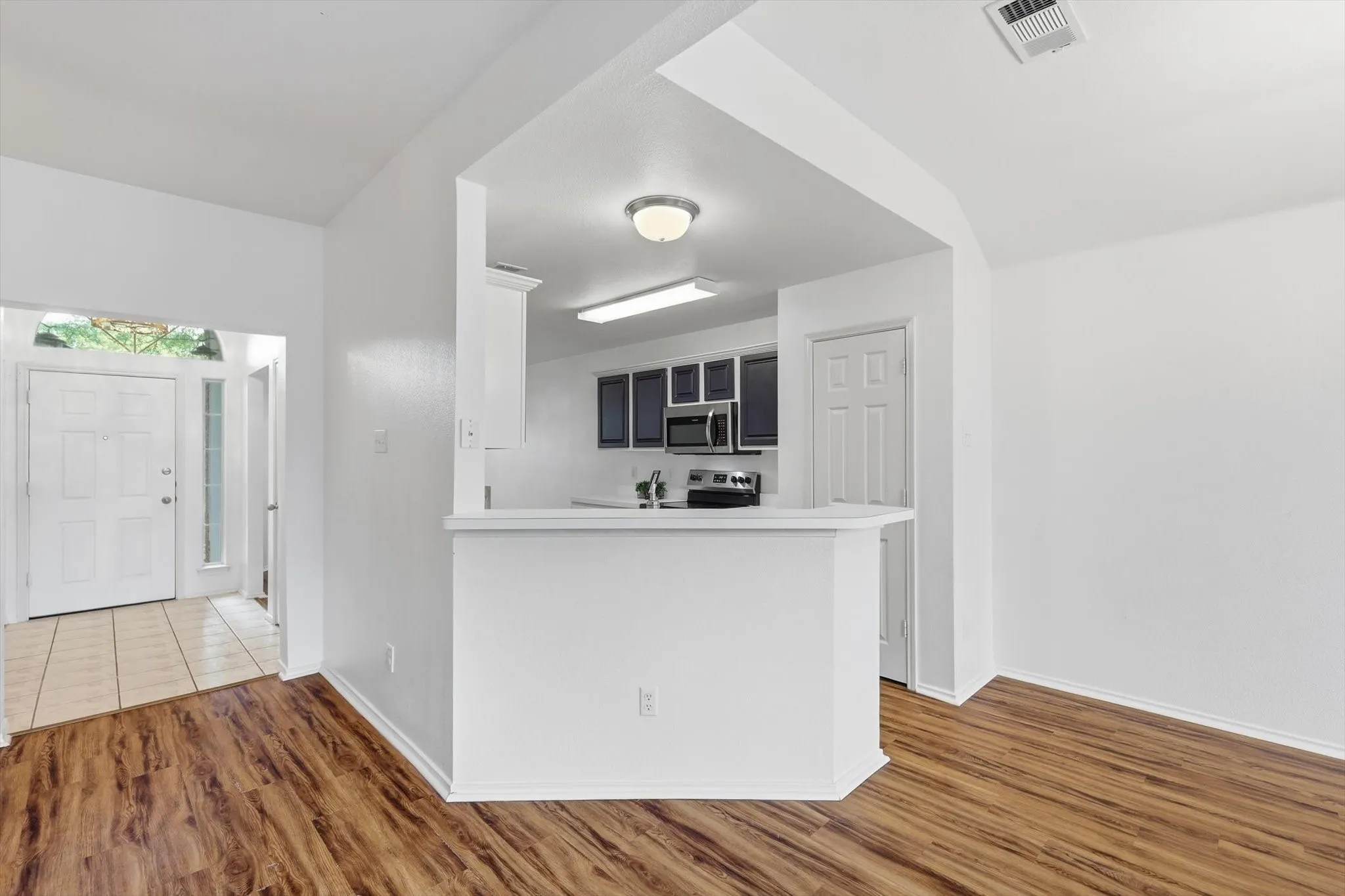 Single Family Residence For Sale in Ellis County , 921 High Point Drive, Midlothian, Texas 76065, 3 Bedroom, 2 Bathroom, 2 Garage spaces, 1,432 Sqft, built in 2000, mls#21264128, Real Estate Agent in Midlothian, Homes For Sale in Ellis county, Homes For Sale in Midlothian, Realtor in Midlothian Texas, Real Estate Brokerage Independent Realty Texas, Luminita Cordes Realtor