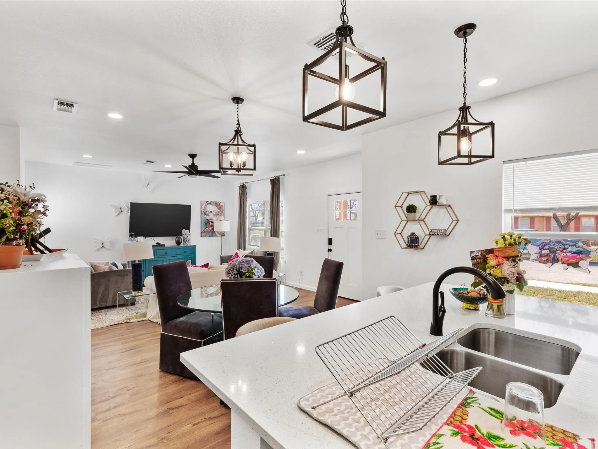 Single Family Residence For Rent in Tarrant County , 3517 Mission Street, Fort Worth, Texas 76109, 4 Bedroom, 5 Bathroom, Garage spaces, 2,760 Sqft, built in 2022, mls#21259956, Real Estate Agent in Fort Worth, Homes For Rent in Tarrant county, Homes For Rent in Fort Worth, Realtor in Fort Worth Texas, Real Estate Brokerage Independent Realty Texas, Luminita Cordes Realtor