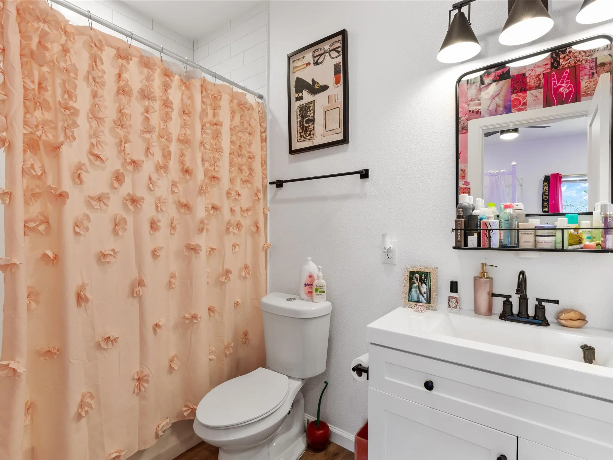 Single Family Residence For Rent in Tarrant County , 3517 Mission Street, Fort Worth, Texas 76109, 4 Bedroom, 5 Bathroom, Garage spaces, 2,760 Sqft, built in 2022, mls#21259956, Real Estate Agent in Fort Worth, Homes For Rent in Tarrant county, Homes For Rent in Fort Worth, Realtor in Fort Worth Texas, Real Estate Brokerage Independent Realty Texas, Luminita Cordes Realtor