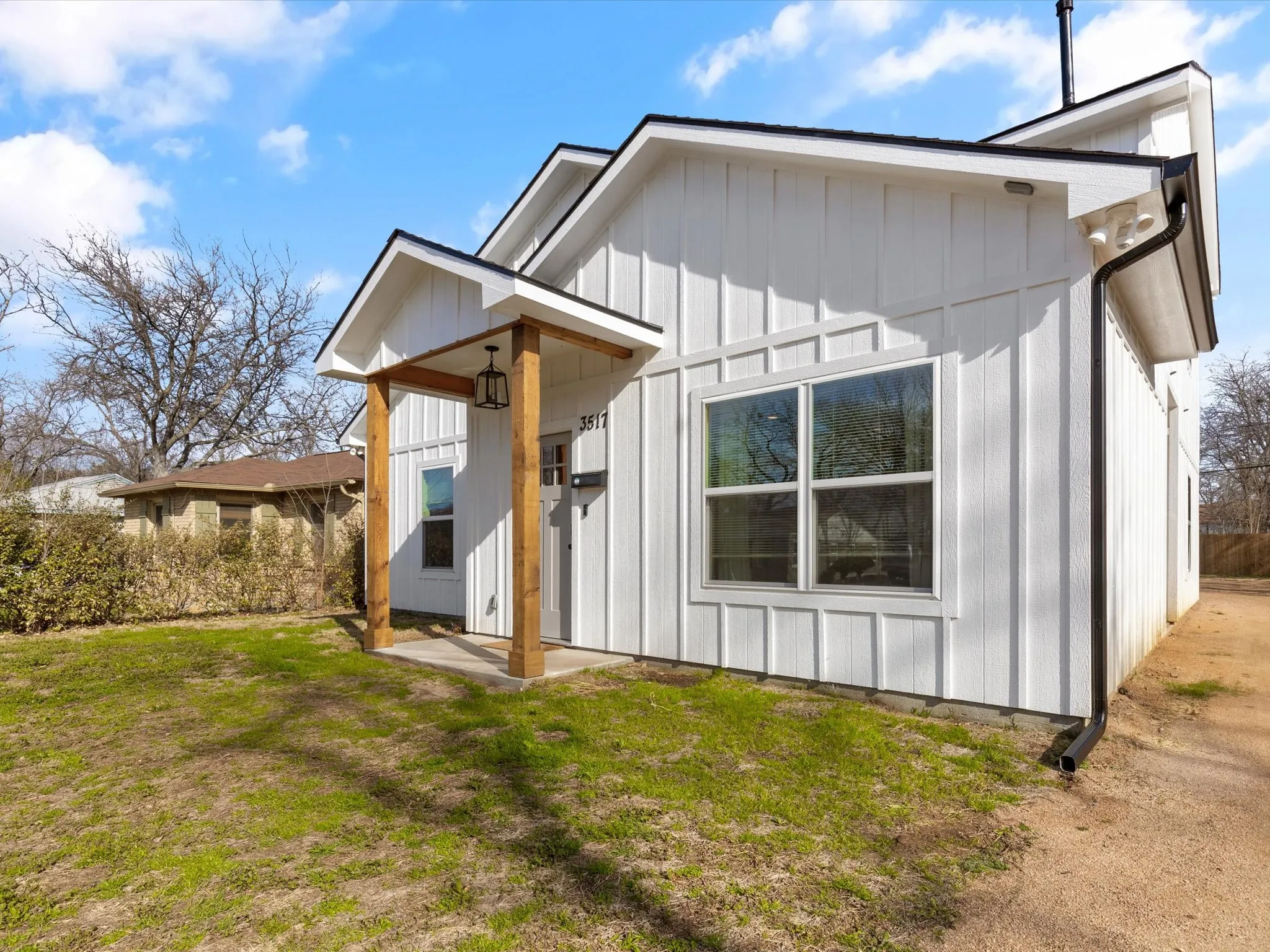 Single Family Residence For Rent in Tarrant County , 3517 Mission Street, Fort Worth, Texas 76109, 4 Bedroom, 5 Bathroom, Garage spaces, 2,760 Sqft, built in 2022, mls#21259956, Real Estate Agent in Fort Worth, Homes For Rent in Tarrant county, Homes For Rent in Fort Worth, Realtor in Fort Worth Texas, Real Estate Brokerage Independent Realty Texas, Luminita Cordes Realtor