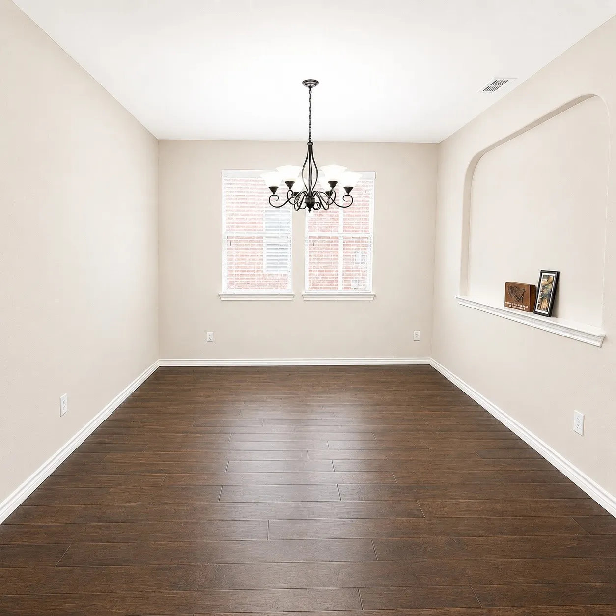 Single Family Residence For Sale in Tarrant County , 8416 Whistling Duck Drive, Fort Worth, Texas 76118, 4 Bedrooms, 3 Bathrooms, 2 Garage spaces, 3,543 Sqft, built in 2013, Price $569,990, mls#21258655, Real Estate Agent in Fort Worth, Homes For Sale in Tarrant county, Homes For Sale in Fort Worth, Realtor in Fort Worth Texas, Real Estate Brokerage Independent Realty Texas, Luminita Cordes Realtor