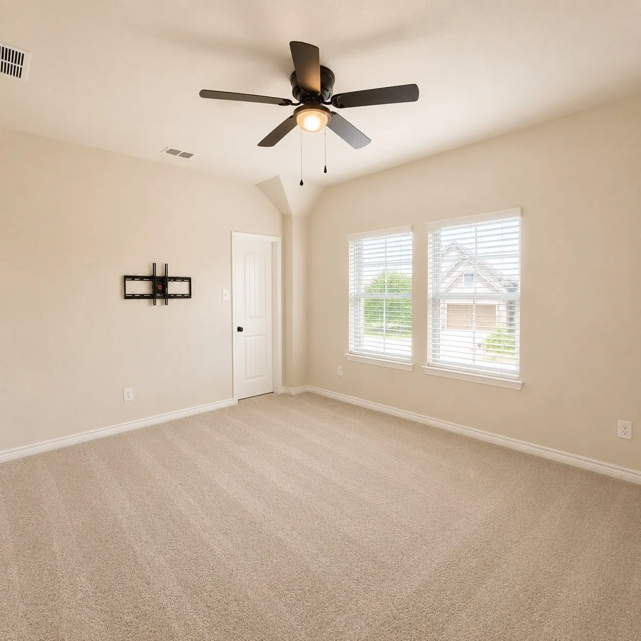 Single Family Residence For Sale in Tarrant County , 8416 Whistling Duck Drive, Fort Worth, Texas 76118, 4 Bedrooms, 3 Bathrooms, 2 Garage spaces, 3,543 Sqft, built in 2013, Price $569,990, mls#21258655, Real Estate Agent in Fort Worth, Homes For Sale in Tarrant county, Homes For Sale in Fort Worth, Realtor in Fort Worth Texas, Real Estate Brokerage Independent Realty Texas, Luminita Cordes Realtor