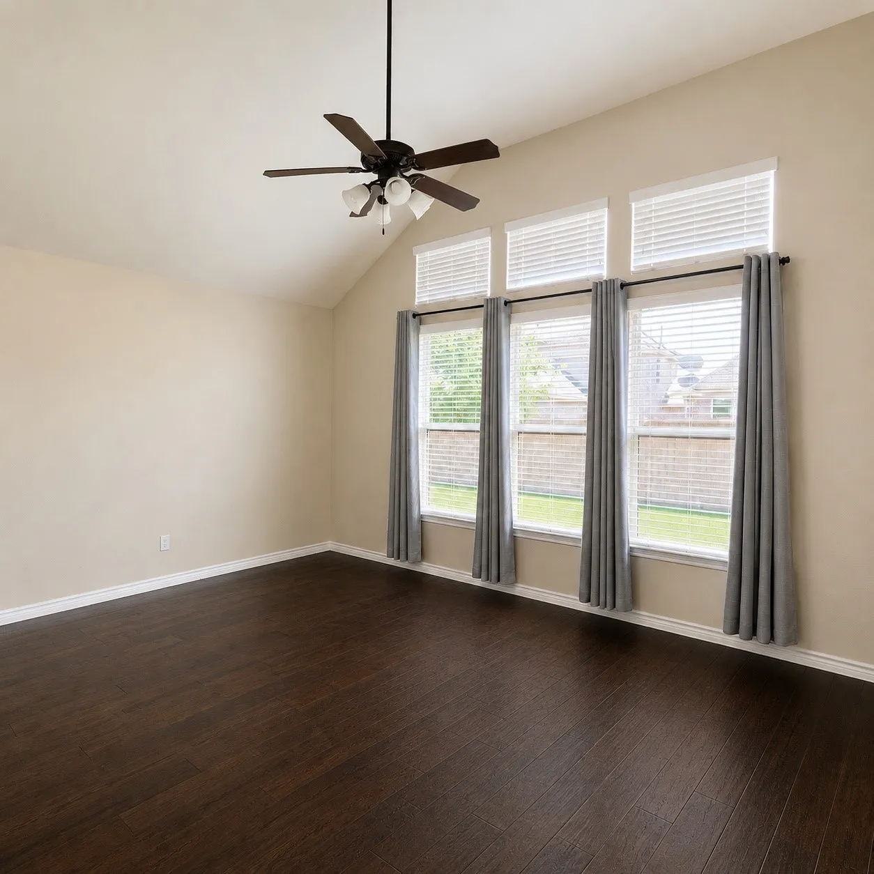 Single Family Residence For Sale in Tarrant County , 8416 Whistling Duck Drive, Fort Worth, Texas 76118, 4 Bedrooms, 3 Bathrooms, 2 Garage spaces, 3,543 Sqft, built in 2013, Price $569,990, mls#21258655, Real Estate Agent in Fort Worth, Homes For Sale in Tarrant county, Homes For Sale in Fort Worth, Realtor in Fort Worth Texas, Real Estate Brokerage Independent Realty Texas, Luminita Cordes Realtor