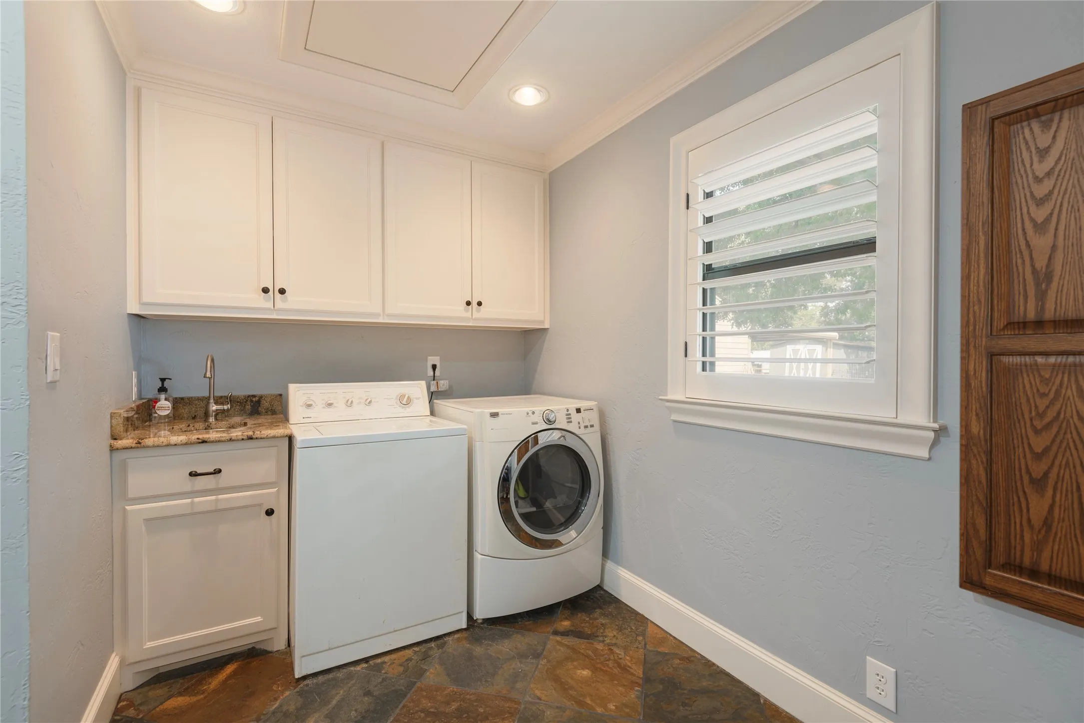 Single Family Residence For Sale in Collin County , 4142 County Road 1001, Mc Kinney, Texas 75071, 4 Bedroom, 3 Bathroom, 2 Garage spaces, 2,560 Sqft, built in 1982, mls#21263845, Real Estate Agent in Mc Kinney, Homes For Sale in Collin county, Homes For Sale in Mc Kinney, Realtor in Mc Kinney Texas, Real Estate Brokerage Independent Realty Texas, Luminita Cordes Realtor