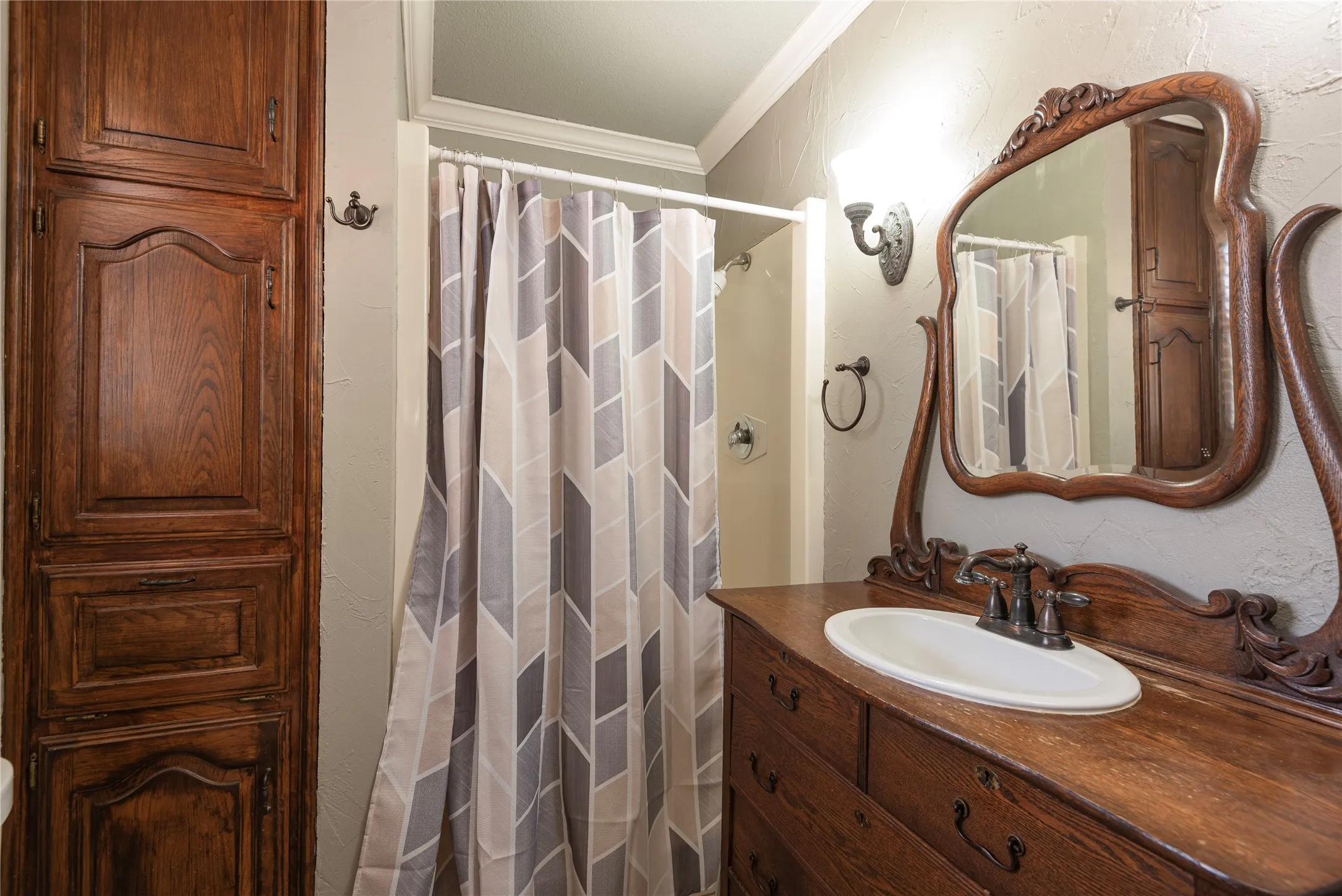 Single Family Residence For Sale in Collin County , 4142 County Road 1001, Mc Kinney, Texas 75071, 4 Bedroom, 3 Bathroom, 2 Garage spaces, 2,560 Sqft, built in 1982, mls#21263845, Real Estate Agent in Mc Kinney, Homes For Sale in Collin county, Homes For Sale in Mc Kinney, Realtor in Mc Kinney Texas, Real Estate Brokerage Independent Realty Texas, Luminita Cordes Realtor