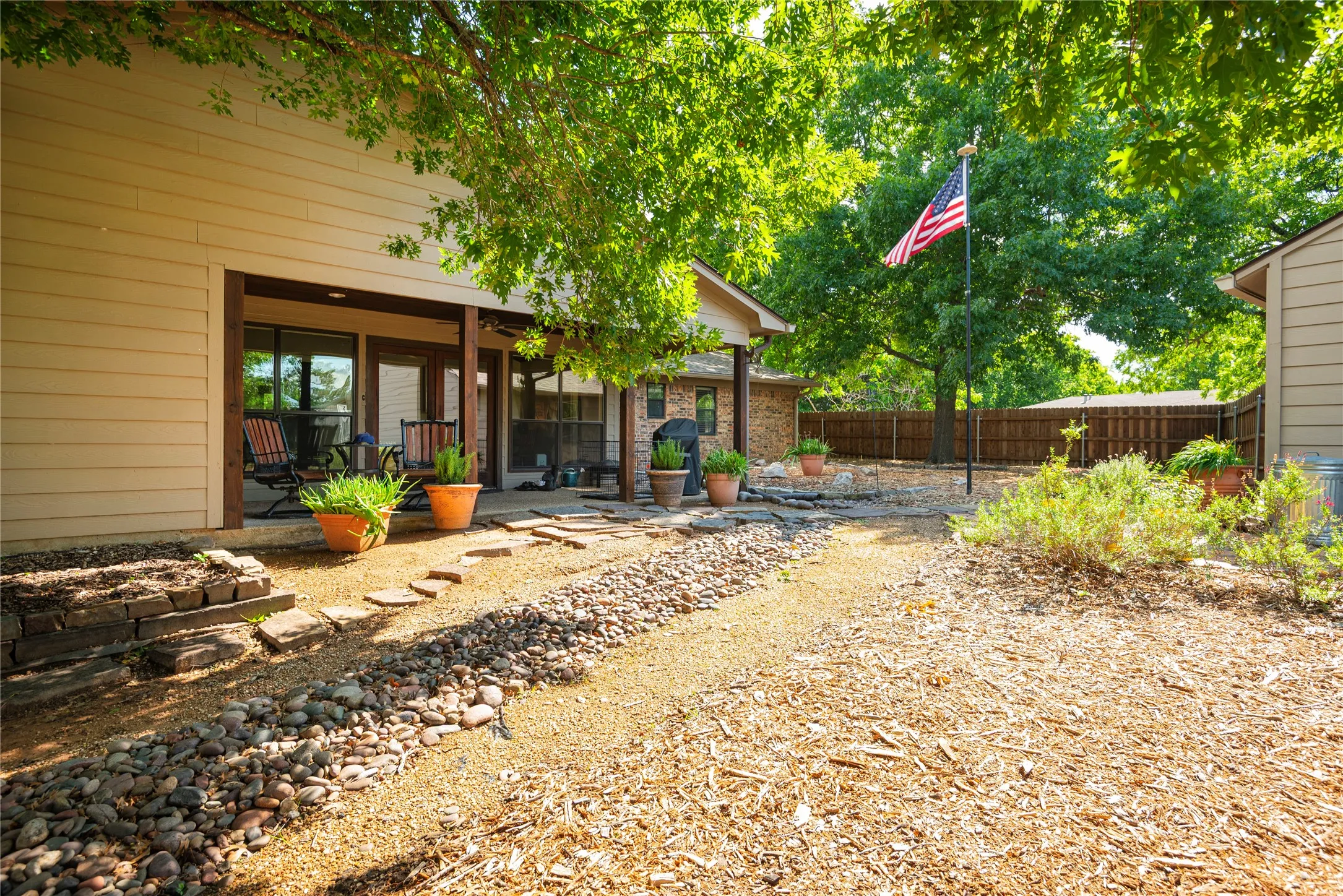 Single Family Residence For Sale in Collin County , 4142 County Road 1001, Mc Kinney, Texas 75071, 4 Bedroom, 3 Bathroom, 2 Garage spaces, 2,560 Sqft, built in 1982, mls#21263845, Real Estate Agent in Mc Kinney, Homes For Sale in Collin county, Homes For Sale in Mc Kinney, Realtor in Mc Kinney Texas, Real Estate Brokerage Independent Realty Texas, Luminita Cordes Realtor