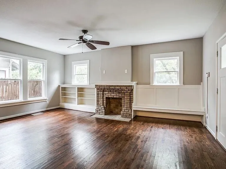 Duplex For Rent in Dallas County , 407 S Windomere Avenue B, Dallas, Texas 75208, 3 Bedroom, 2 Bathroom, Garage spaces, 1,567 Sqft, built in 1925, mls#21263853, Real Estate Agent in Dallas, Homes For Rent in Dallas county, Homes For Rent in Dallas, Realtor in Dallas Texas, Real Estate Brokerage Independent Realty Texas, Luminita Cordes Realtor