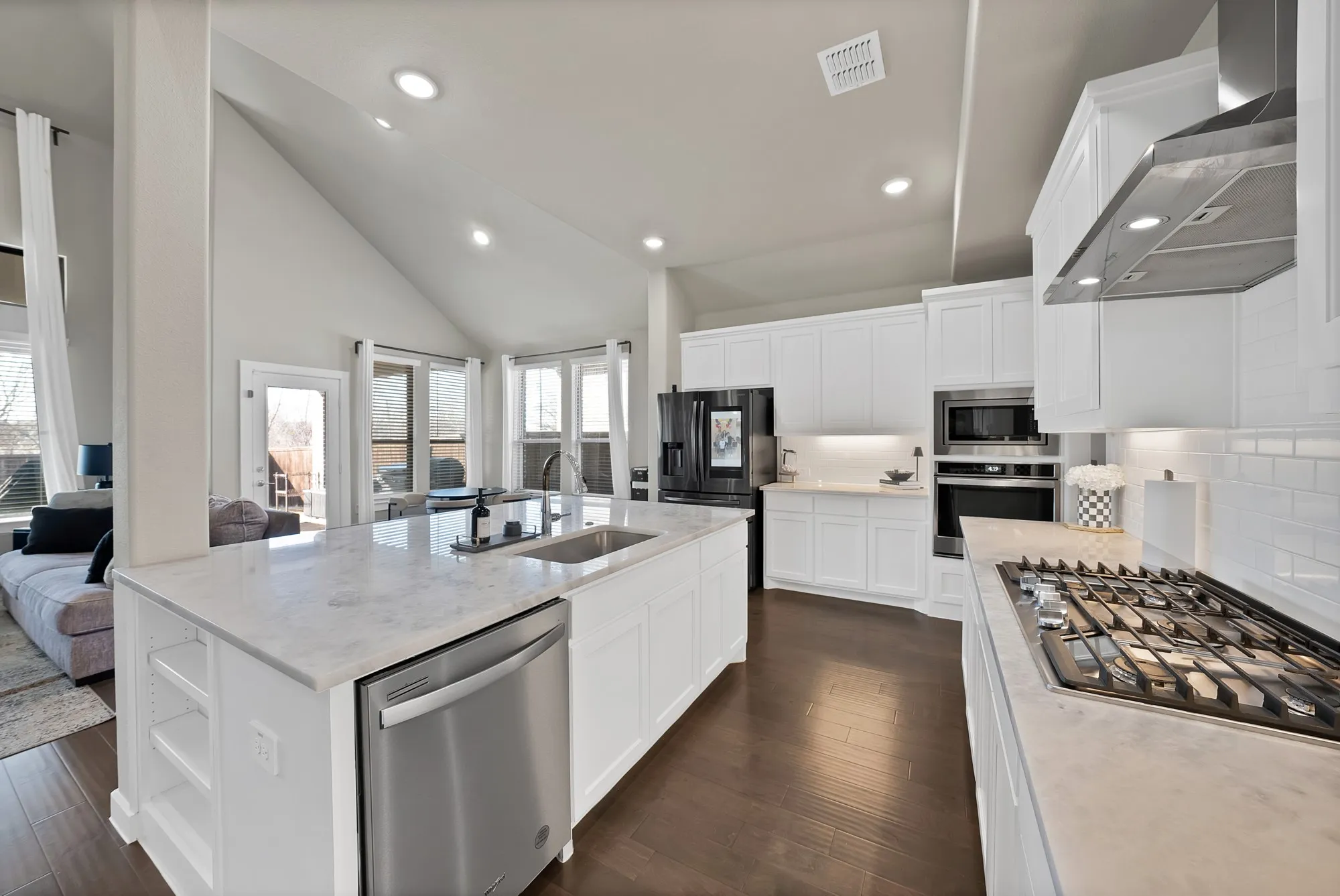 Single Family Residence For Sale in Collin County , 449 Beechwood Drive, Lavon, Texas 75166, 6 Bedroom, 4 Bathroom, Garage spaces, 4,383 Sqft, built in 2021, mls#21264198, Real Estate Agent in Lavon, Homes For Sale in Collin county, Homes For Sale in Lavon, Realtor in Lavon Texas, Real Estate Brokerage Independent Realty Texas, Luminita Cordes Realtor