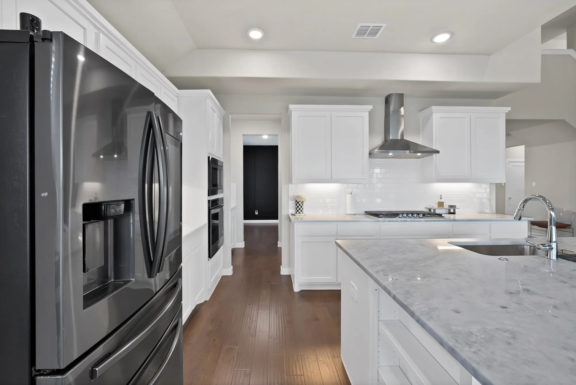 Single Family Residence For Sale in Collin County , 449 Beechwood Drive, Lavon, Texas 75166, 6 Bedroom, 4 Bathroom, Garage spaces, 4,383 Sqft, built in 2021, mls#21264198, Real Estate Agent in Lavon, Homes For Sale in Collin county, Homes For Sale in Lavon, Realtor in Lavon Texas, Real Estate Brokerage Independent Realty Texas, Luminita Cordes Realtor