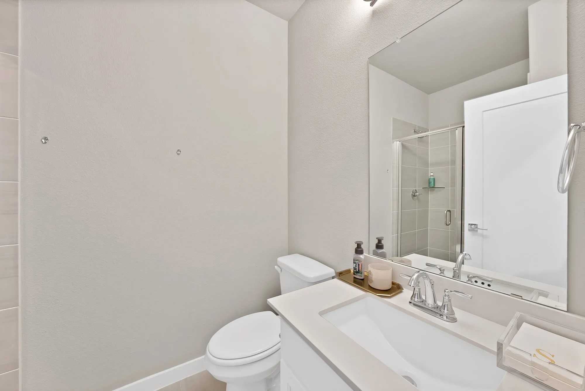 Single Family Residence For Sale in Collin County , 449 Beechwood Drive, Lavon, Texas 75166, 6 Bedroom, 4 Bathroom, Garage spaces, 4,383 Sqft, built in 2021, mls#21264198, Real Estate Agent in Lavon, Homes For Sale in Collin county, Homes For Sale in Lavon, Realtor in Lavon Texas, Real Estate Brokerage Independent Realty Texas, Luminita Cordes Realtor