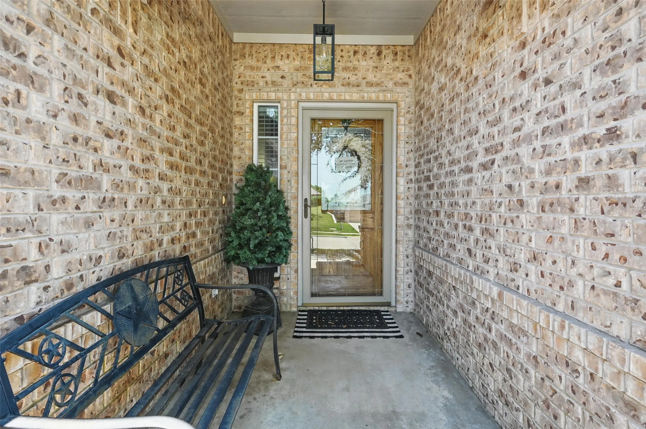 Single Family Residence For Sale in Johnson County , 931 White Marlin Drive, Burleson, Texas 76028, 4 Bedroom, 3 Bathroom, 3 Garage spaces, 2,376 Sqft, built in 2008, mls#21263932, Real Estate Agent in Burleson, Homes For Sale in Johnson county, Homes For Sale in Burleson, Realtor in Burleson Texas, Real Estate Brokerage Independent Realty Texas, Luminita Cordes Realtor
