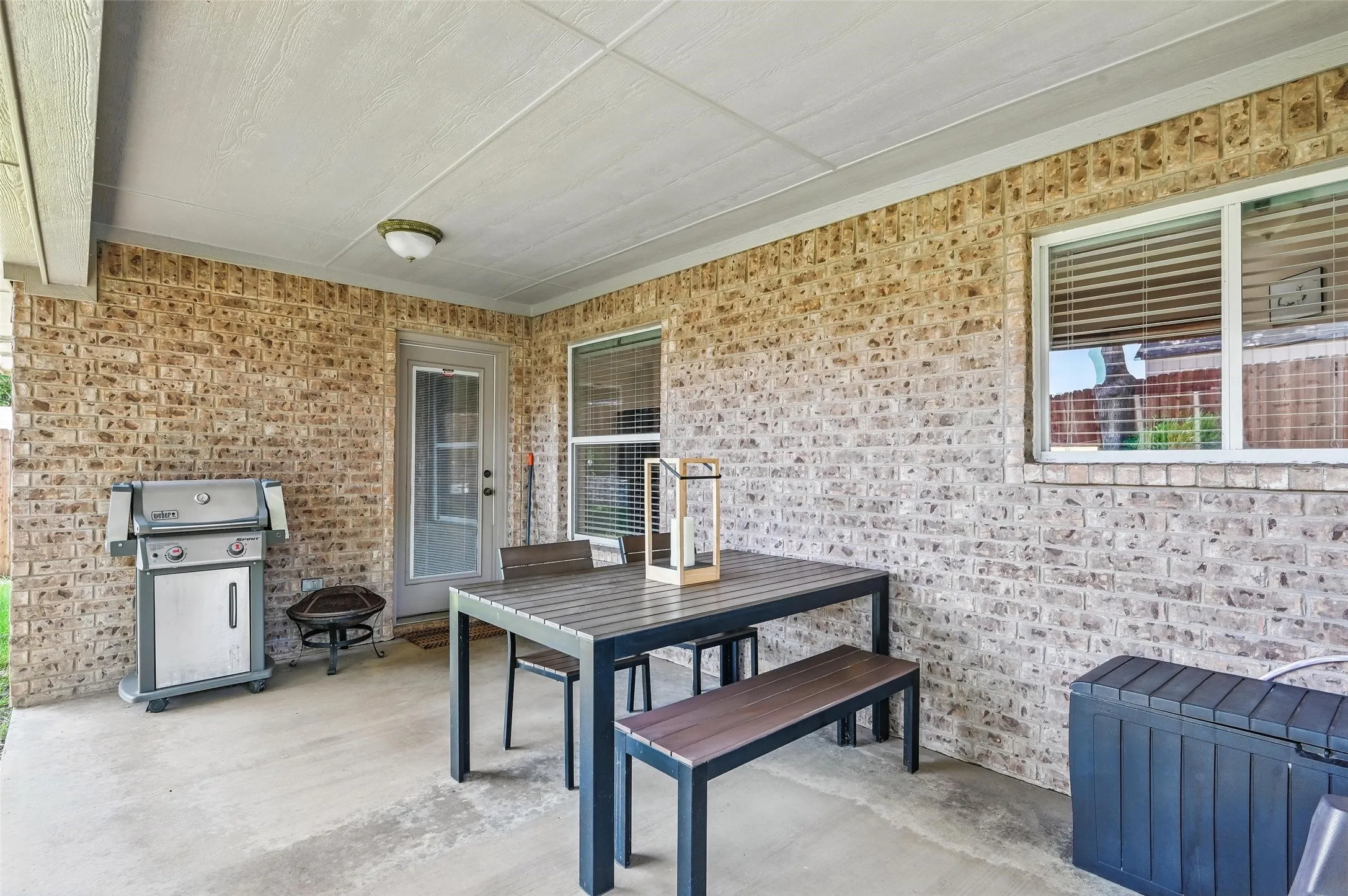 Single Family Residence For Sale in Johnson County , 931 White Marlin Drive, Burleson, Texas 76028, 4 Bedroom, 3 Bathroom, 3 Garage spaces, 2,376 Sqft, built in 2008, mls#21263932, Real Estate Agent in Burleson, Homes For Sale in Johnson county, Homes For Sale in Burleson, Realtor in Burleson Texas, Real Estate Brokerage Independent Realty Texas, Luminita Cordes Realtor