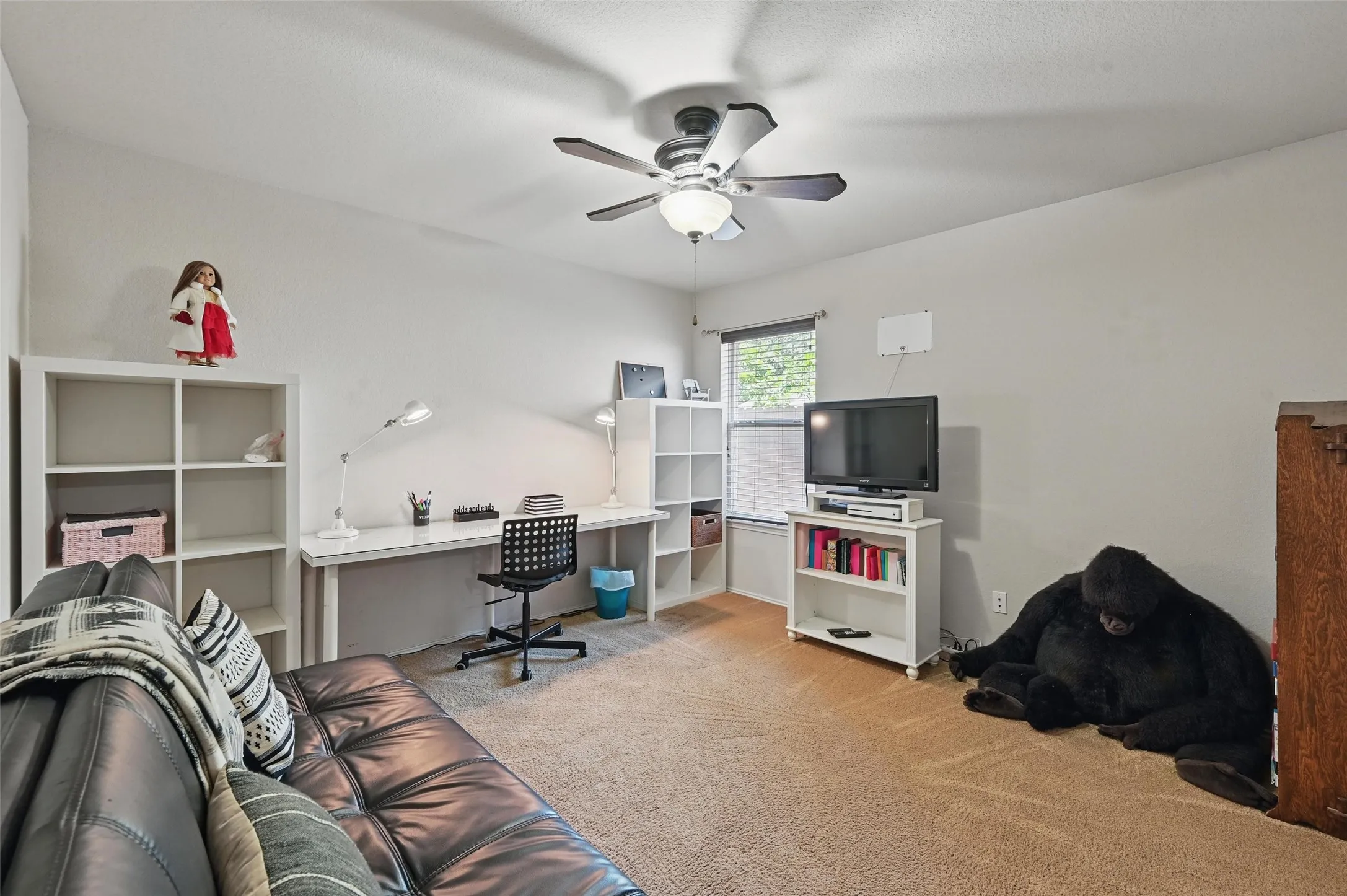 Single Family Residence For Sale in Johnson County , 931 White Marlin Drive, Burleson, Texas 76028, 4 Bedroom, 3 Bathroom, 3 Garage spaces, 2,376 Sqft, built in 2008, mls#21263932, Real Estate Agent in Burleson, Homes For Sale in Johnson county, Homes For Sale in Burleson, Realtor in Burleson Texas, Real Estate Brokerage Independent Realty Texas, Luminita Cordes Realtor