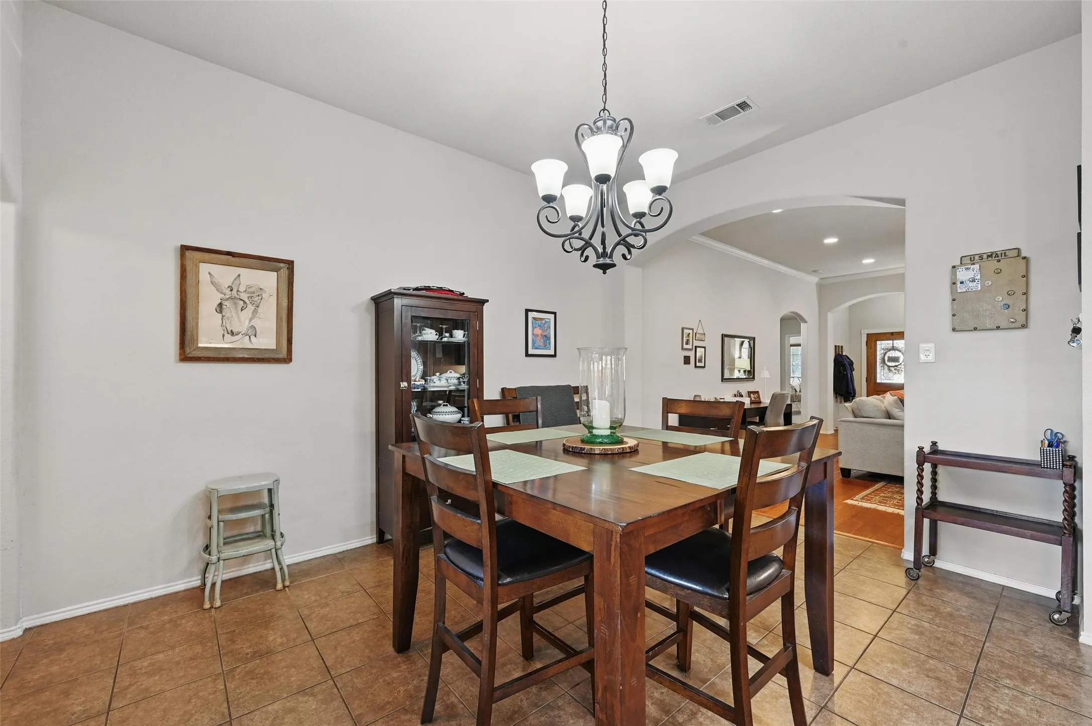 Single Family Residence For Sale in Johnson County , 931 White Marlin Drive, Burleson, Texas 76028, 4 Bedroom, 3 Bathroom, 3 Garage spaces, 2,376 Sqft, built in 2008, mls#21263932, Real Estate Agent in Burleson, Homes For Sale in Johnson county, Homes For Sale in Burleson, Realtor in Burleson Texas, Real Estate Brokerage Independent Realty Texas, Luminita Cordes Realtor