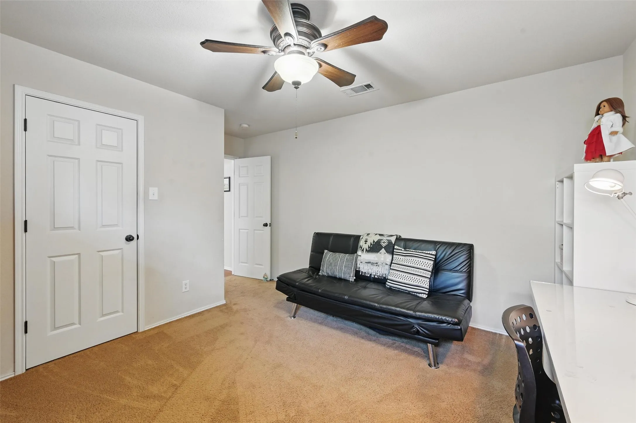 Single Family Residence For Sale in Johnson County , 931 White Marlin Drive, Burleson, Texas 76028, 4 Bedroom, 3 Bathroom, 3 Garage spaces, 2,376 Sqft, built in 2008, mls#21263932, Real Estate Agent in Burleson, Homes For Sale in Johnson county, Homes For Sale in Burleson, Realtor in Burleson Texas, Real Estate Brokerage Independent Realty Texas, Luminita Cordes Realtor