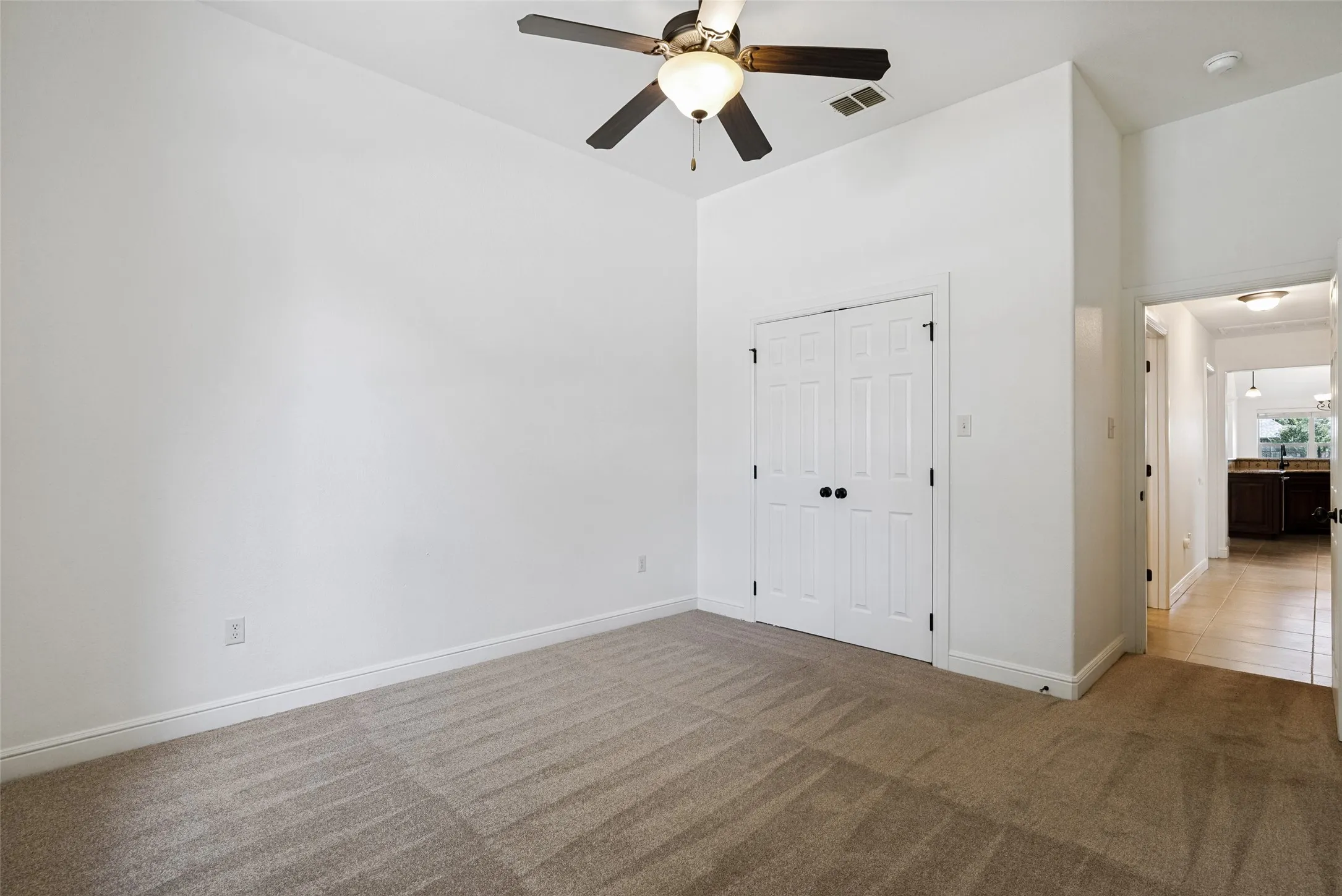 Single Family Residence For Sale in Hood County , 204 Captains Court, Granbury, Texas 76049, 3 Bedrooms, 2 Bathrooms, 2 Garage spaces, 1,696 Sqft, built in 2012, Price $349,000, mls#21259413, Real Estate Agent in Granbury, Homes For Sale in Hood county, Homes For Sale in Granbury, Realtor in Granbury Texas, Real Estate Brokerage Independent Realty Texas, Luminita Cordes Realtor
