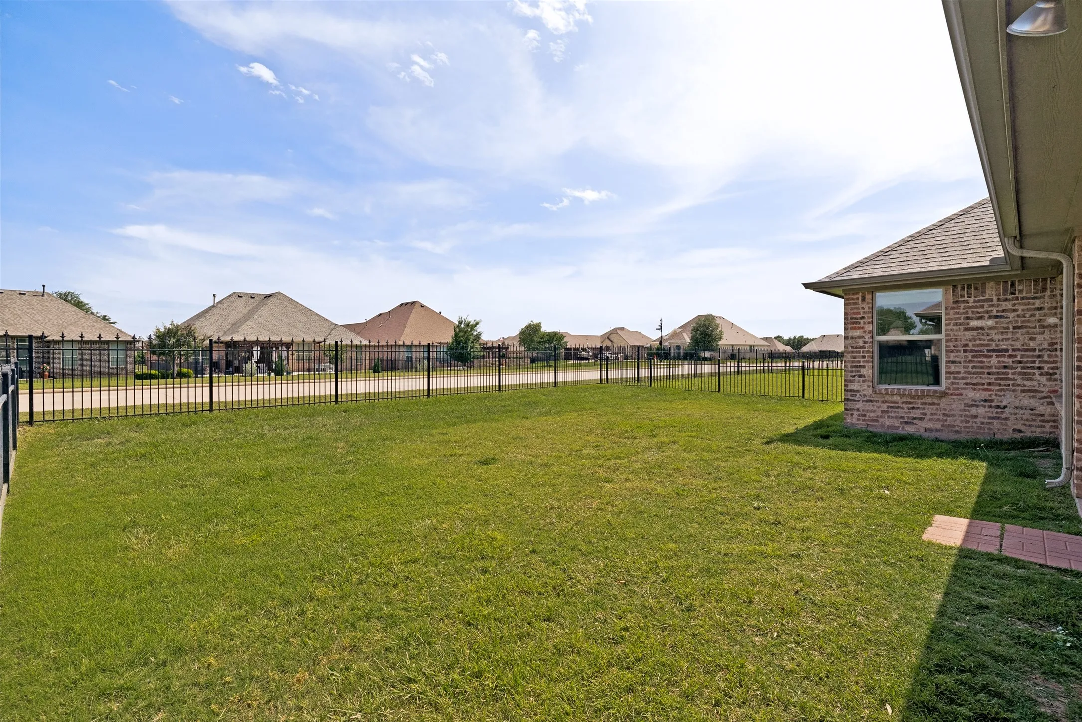 Single Family Residence For Sale in Hood County , 204 Captains Court, Granbury, Texas 76049, 3 Bedrooms, 2 Bathrooms, 2 Garage spaces, 1,696 Sqft, built in 2012, Price $349,000, mls#21259413, Real Estate Agent in Granbury, Homes For Sale in Hood county, Homes For Sale in Granbury, Realtor in Granbury Texas, Real Estate Brokerage Independent Realty Texas, Luminita Cordes Realtor