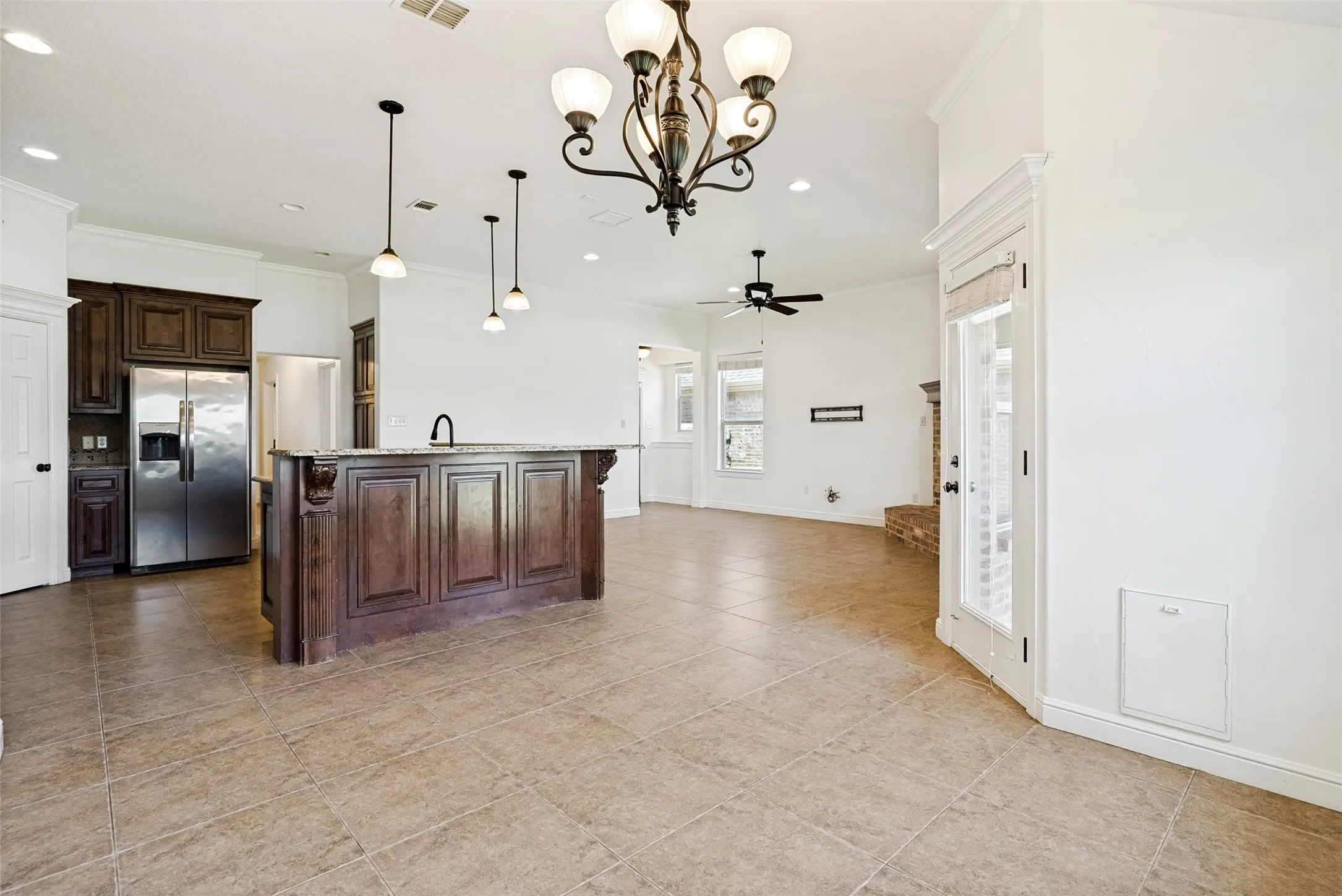 Single Family Residence For Sale in Hood County , 204 Captains Court, Granbury, Texas 76049, 3 Bedrooms, 2 Bathrooms, 2 Garage spaces, 1,696 Sqft, built in 2012, Price $349,000, mls#21259413, Real Estate Agent in Granbury, Homes For Sale in Hood county, Homes For Sale in Granbury, Realtor in Granbury Texas, Real Estate Brokerage Independent Realty Texas, Luminita Cordes Realtor