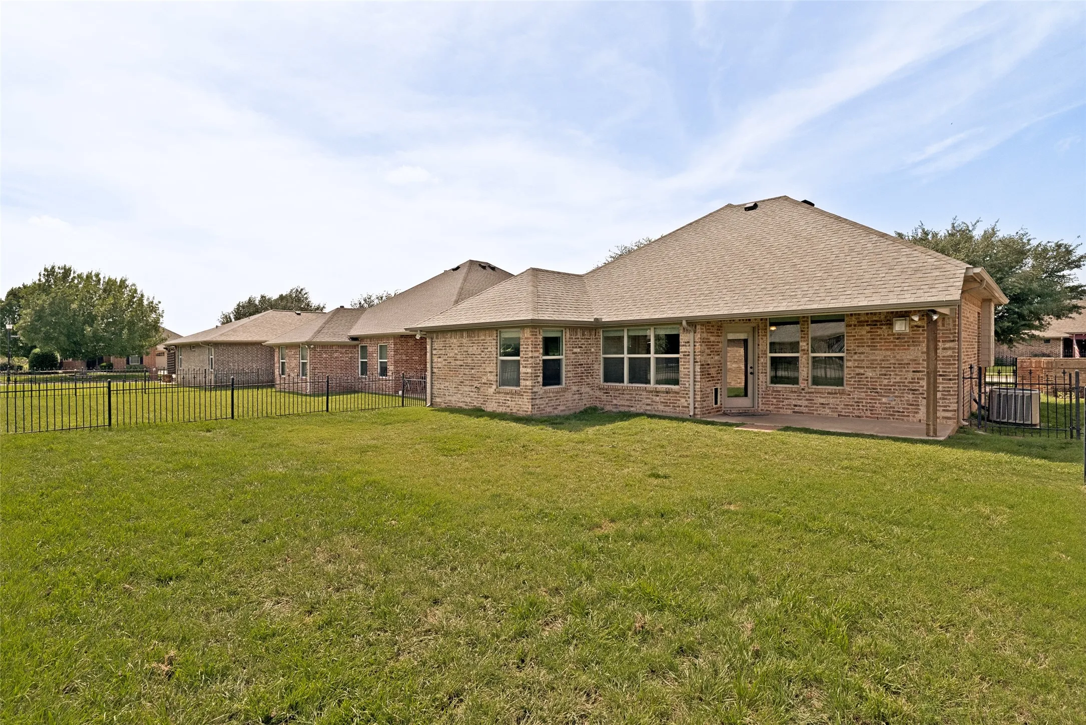 Single Family Residence For Sale in Hood County , 204 Captains Court, Granbury, Texas 76049, 3 Bedrooms, 2 Bathrooms, 2 Garage spaces, 1,696 Sqft, built in 2012, Price $349,000, mls#21259413, Real Estate Agent in Granbury, Homes For Sale in Hood county, Homes For Sale in Granbury, Realtor in Granbury Texas, Real Estate Brokerage Independent Realty Texas, Luminita Cordes Realtor