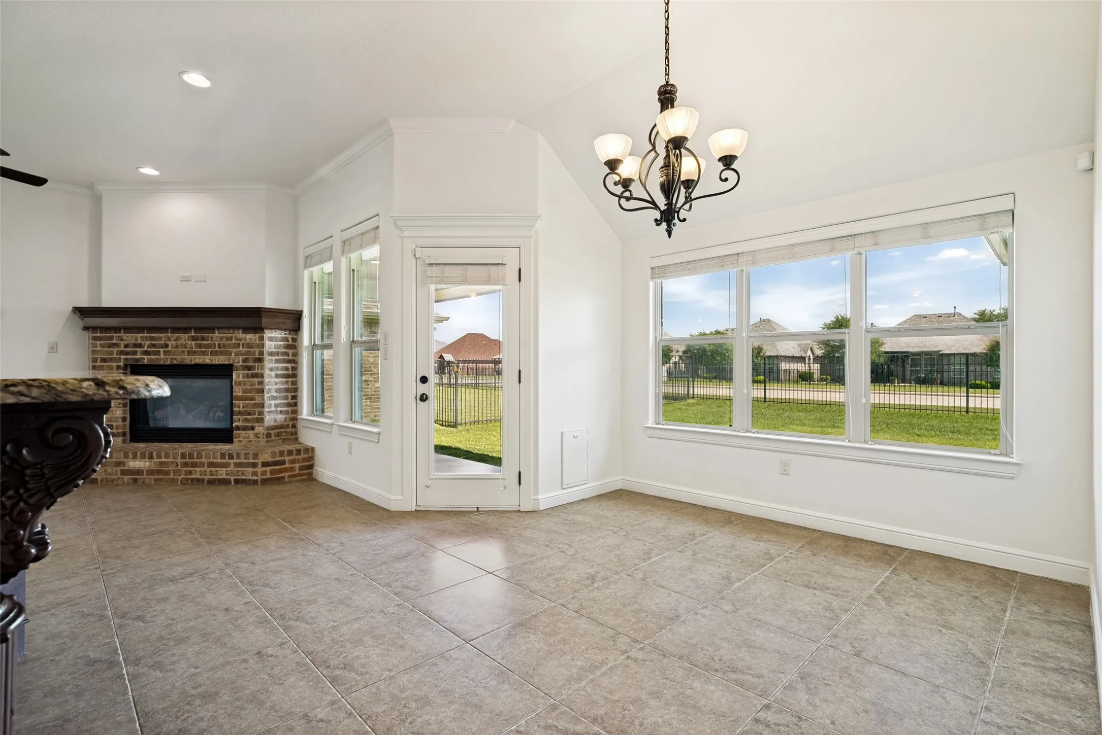 Single Family Residence For Sale in Hood County , 204 Captains Court, Granbury, Texas 76049, 3 Bedrooms, 2 Bathrooms, 2 Garage spaces, 1,696 Sqft, built in 2012, Price $349,000, mls#21259413, Real Estate Agent in Granbury, Homes For Sale in Hood county, Homes For Sale in Granbury, Realtor in Granbury Texas, Real Estate Brokerage Independent Realty Texas, Luminita Cordes Realtor