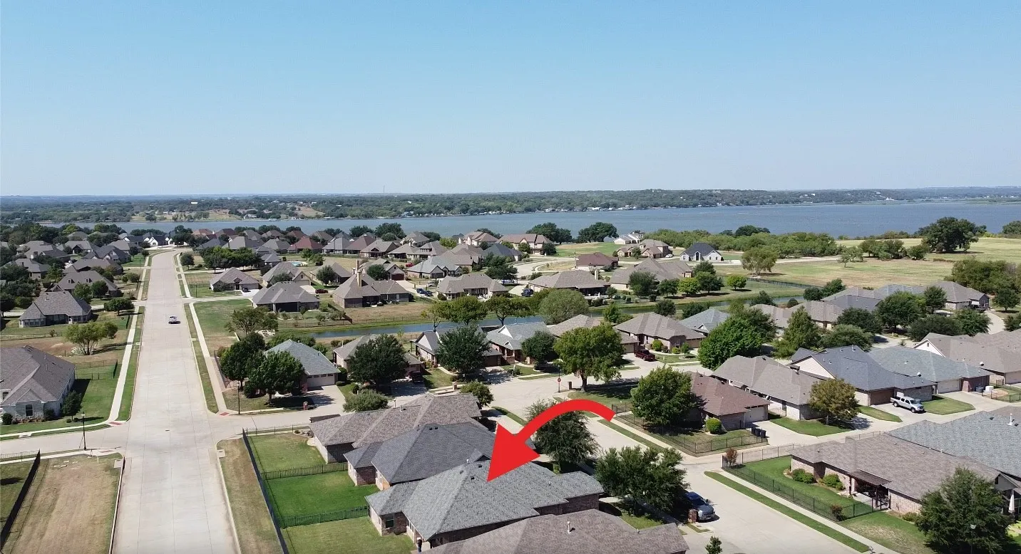 Single Family Residence For Sale in Hood County , 204 Captains Court, Granbury, Texas 76049, 3 Bedrooms, 2 Bathrooms, 2 Garage spaces, 1,696 Sqft, built in 2012, Price $349,000, mls#21259413, Real Estate Agent in Granbury, Homes For Sale in Hood county, Homes For Sale in Granbury, Realtor in Granbury Texas, Real Estate Brokerage Independent Realty Texas, Luminita Cordes Realtor