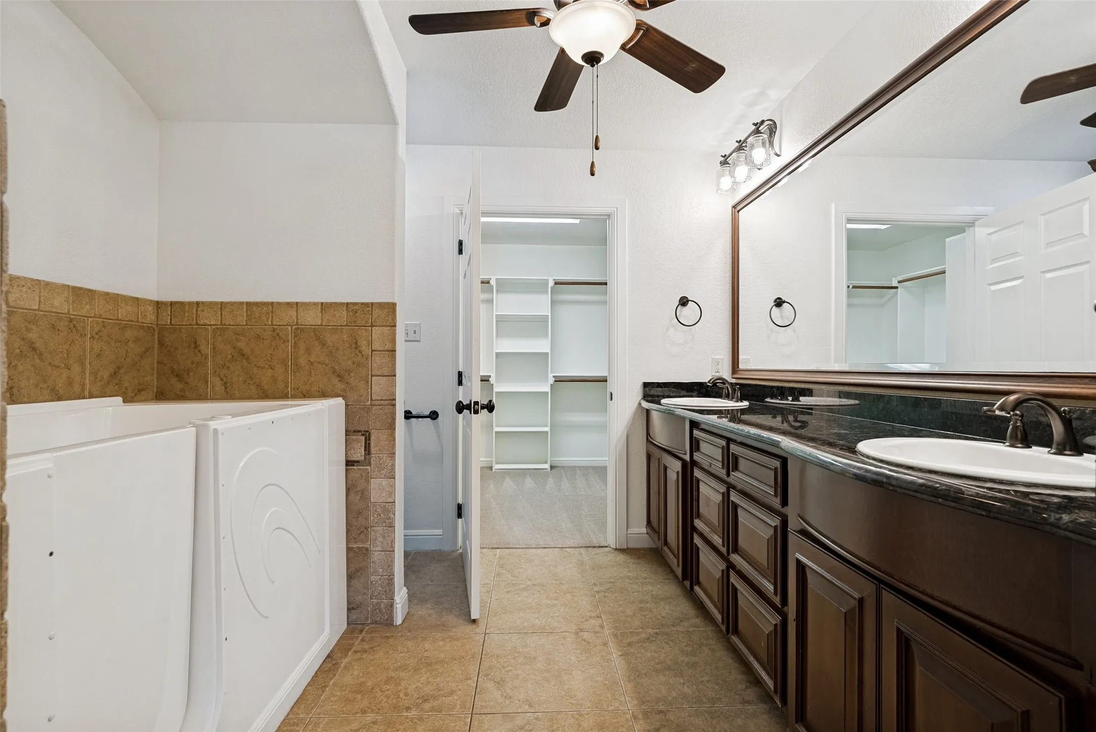Single Family Residence For Sale in Hood County , 204 Captains Court, Granbury, Texas 76049, 3 Bedrooms, 2 Bathrooms, 2 Garage spaces, 1,696 Sqft, built in 2012, Price $349,000, mls#21259413, Real Estate Agent in Granbury, Homes For Sale in Hood county, Homes For Sale in Granbury, Realtor in Granbury Texas, Real Estate Brokerage Independent Realty Texas, Luminita Cordes Realtor