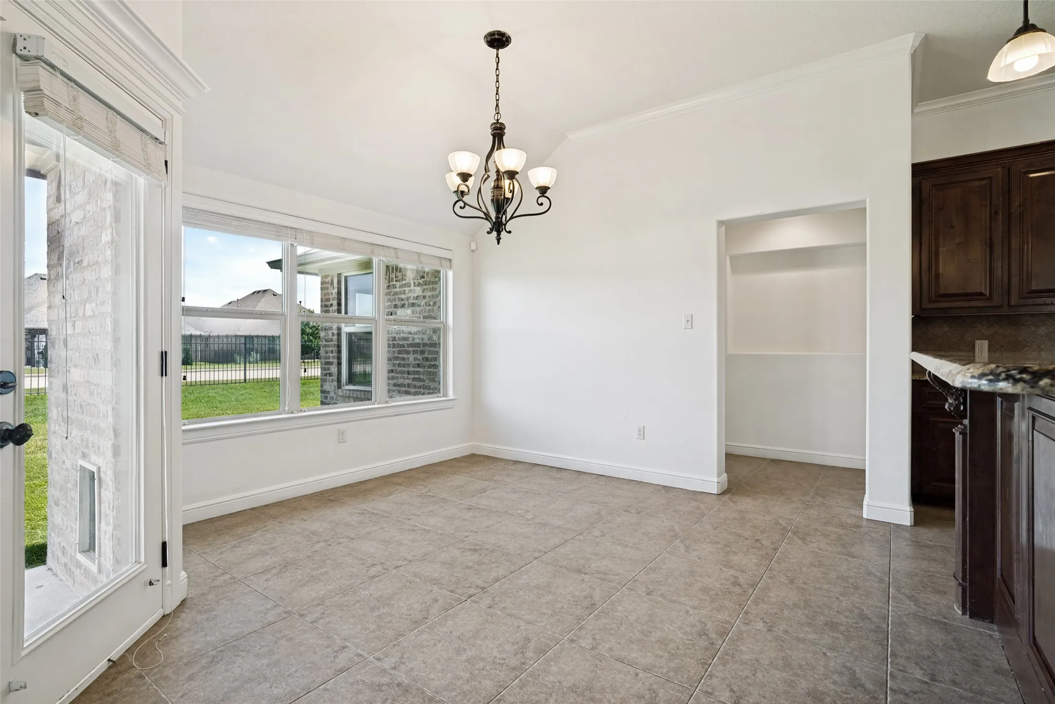 Single Family Residence For Sale in Hood County , 204 Captains Court, Granbury, Texas 76049, 3 Bedrooms, 2 Bathrooms, 2 Garage spaces, 1,696 Sqft, built in 2012, Price $349,000, mls#21259413, Real Estate Agent in Granbury, Homes For Sale in Hood county, Homes For Sale in Granbury, Realtor in Granbury Texas, Real Estate Brokerage Independent Realty Texas, Luminita Cordes Realtor