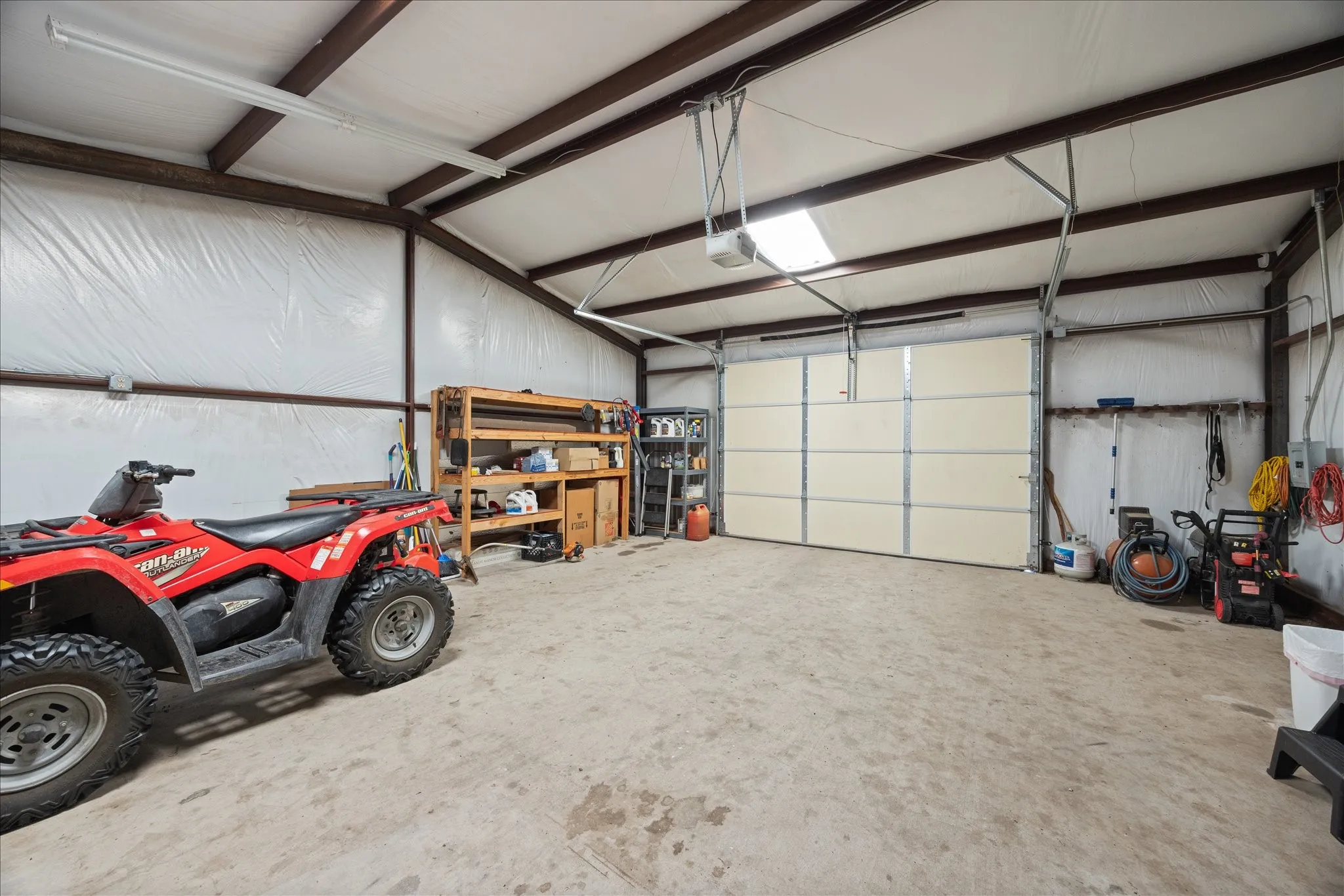Workshop is insulated and has electricity