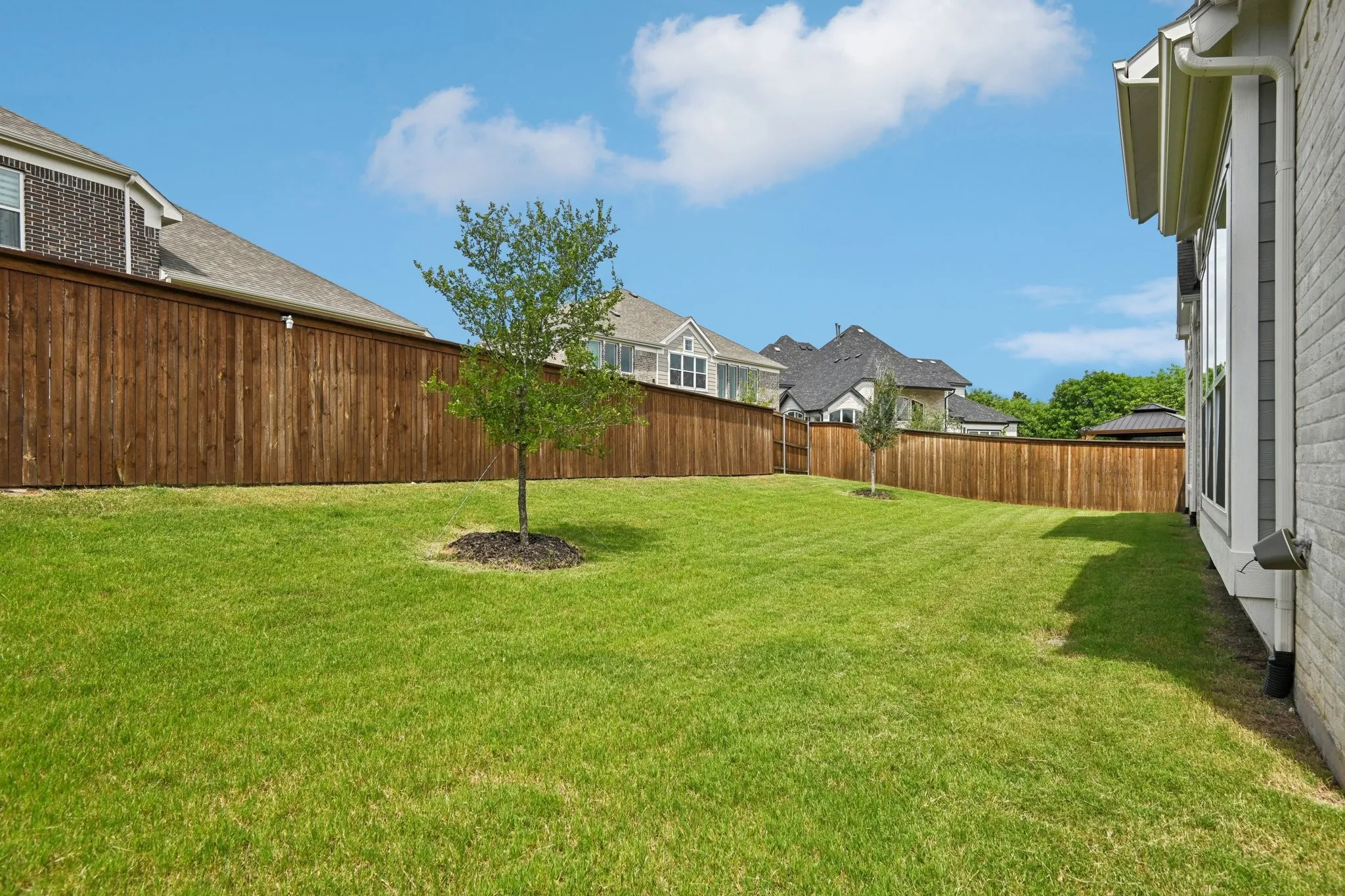 Single Family Residence For Sale in Denton County , 925 Oglethorpe Lane, Savannah, Texas 76227, 5 Bedrooms, 4 Bathrooms, 3 Garage spaces, 3,826 Sqft, built in 2023, Price $799,990, mls#21257308, Real Estate Agent in Savannah, Homes For Sale in Denton county, Homes For Sale in Savannah, Realtor in Savannah Texas, Real Estate Brokerage Independent Realty Texas, Luminita Cordes Realtor