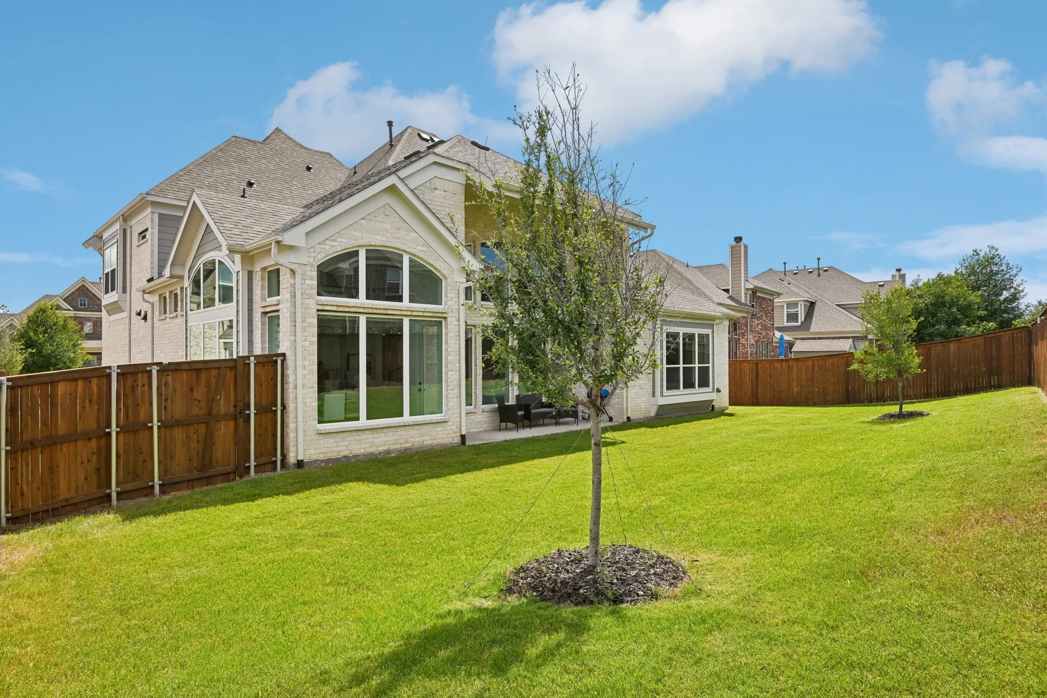 Single Family Residence For Sale in Denton County , 925 Oglethorpe Lane, Savannah, Texas 76227, 5 Bedrooms, 4 Bathrooms, 3 Garage spaces, 3,826 Sqft, built in 2023, Price $799,990, mls#21257308, Real Estate Agent in Savannah, Homes For Sale in Denton county, Homes For Sale in Savannah, Realtor in Savannah Texas, Real Estate Brokerage Independent Realty Texas, Luminita Cordes Realtor