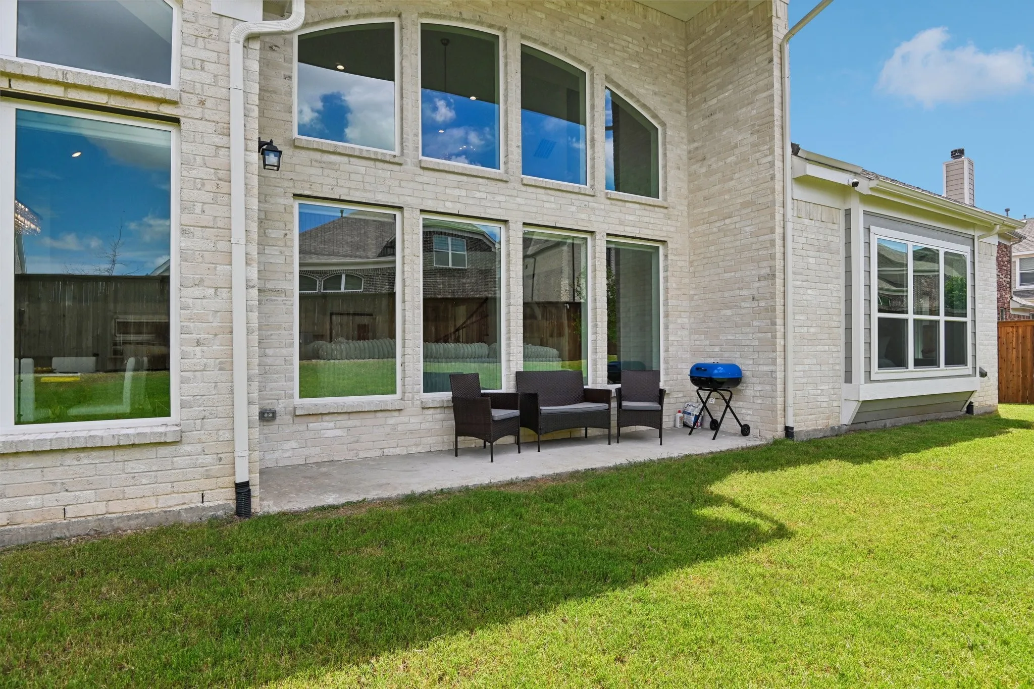 Single Family Residence For Sale in Denton County , 925 Oglethorpe Lane, Savannah, Texas 76227, 5 Bedrooms, 4 Bathrooms, 3 Garage spaces, 3,826 Sqft, built in 2023, Price $799,990, mls#21257308, Real Estate Agent in Savannah, Homes For Sale in Denton county, Homes For Sale in Savannah, Realtor in Savannah Texas, Real Estate Brokerage Independent Realty Texas, Luminita Cordes Realtor