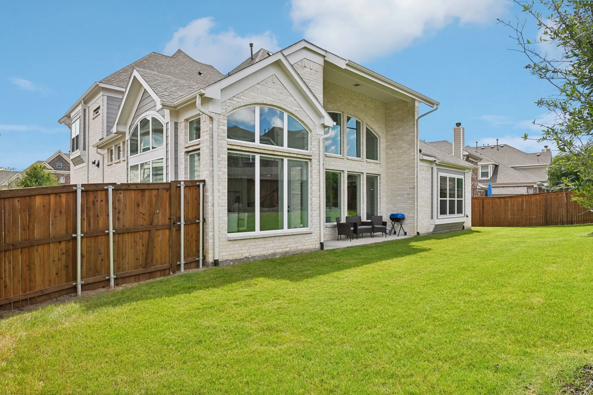 Single Family Residence For Sale in Denton County , 925 Oglethorpe Lane, Savannah, Texas 76227, 5 Bedrooms, 4 Bathrooms, 3 Garage spaces, 3,826 Sqft, built in 2023, Price $799,990, mls#21257308, Real Estate Agent in Savannah, Homes For Sale in Denton county, Homes For Sale in Savannah, Realtor in Savannah Texas, Real Estate Brokerage Independent Realty Texas, Luminita Cordes Realtor