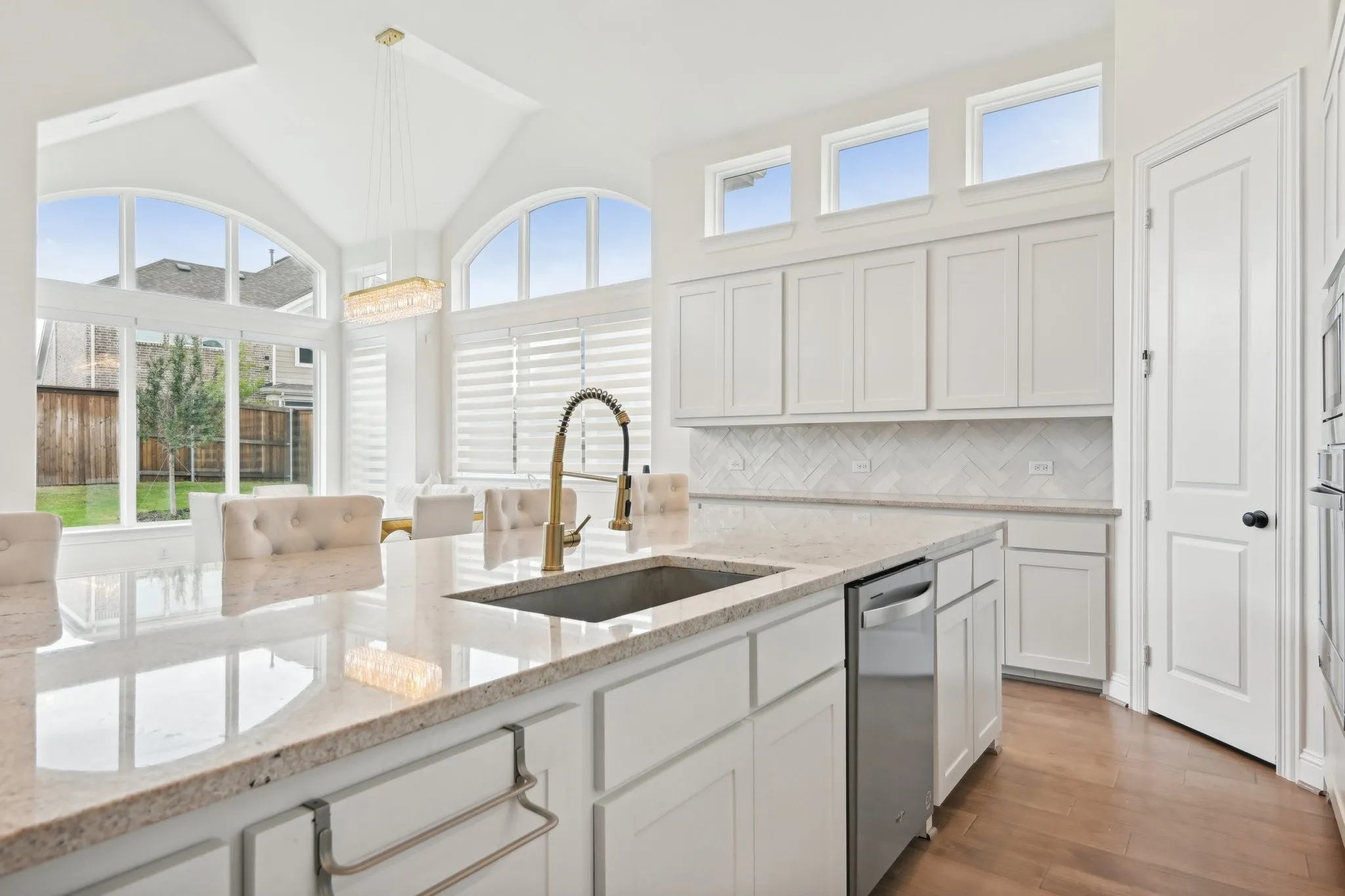 Single Family Residence For Sale in Denton County , 925 Oglethorpe Lane, Savannah, Texas 76227, 5 Bedrooms, 4 Bathrooms, 3 Garage spaces, 3,826 Sqft, built in 2023, Price $799,990, mls#21257308, Real Estate Agent in Savannah, Homes For Sale in Denton county, Homes For Sale in Savannah, Realtor in Savannah Texas, Real Estate Brokerage Independent Realty Texas, Luminita Cordes Realtor