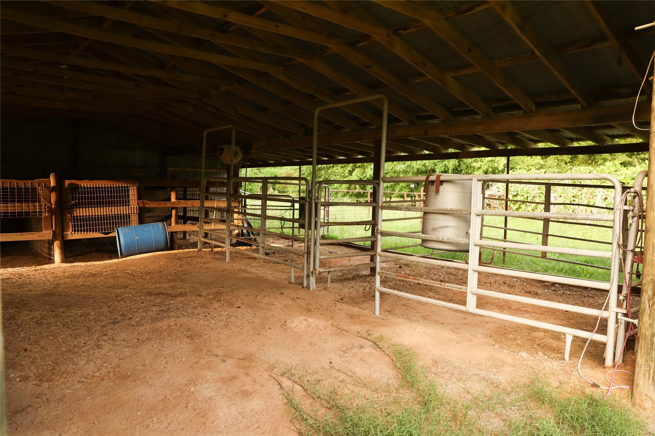 Barn has open air for circulation