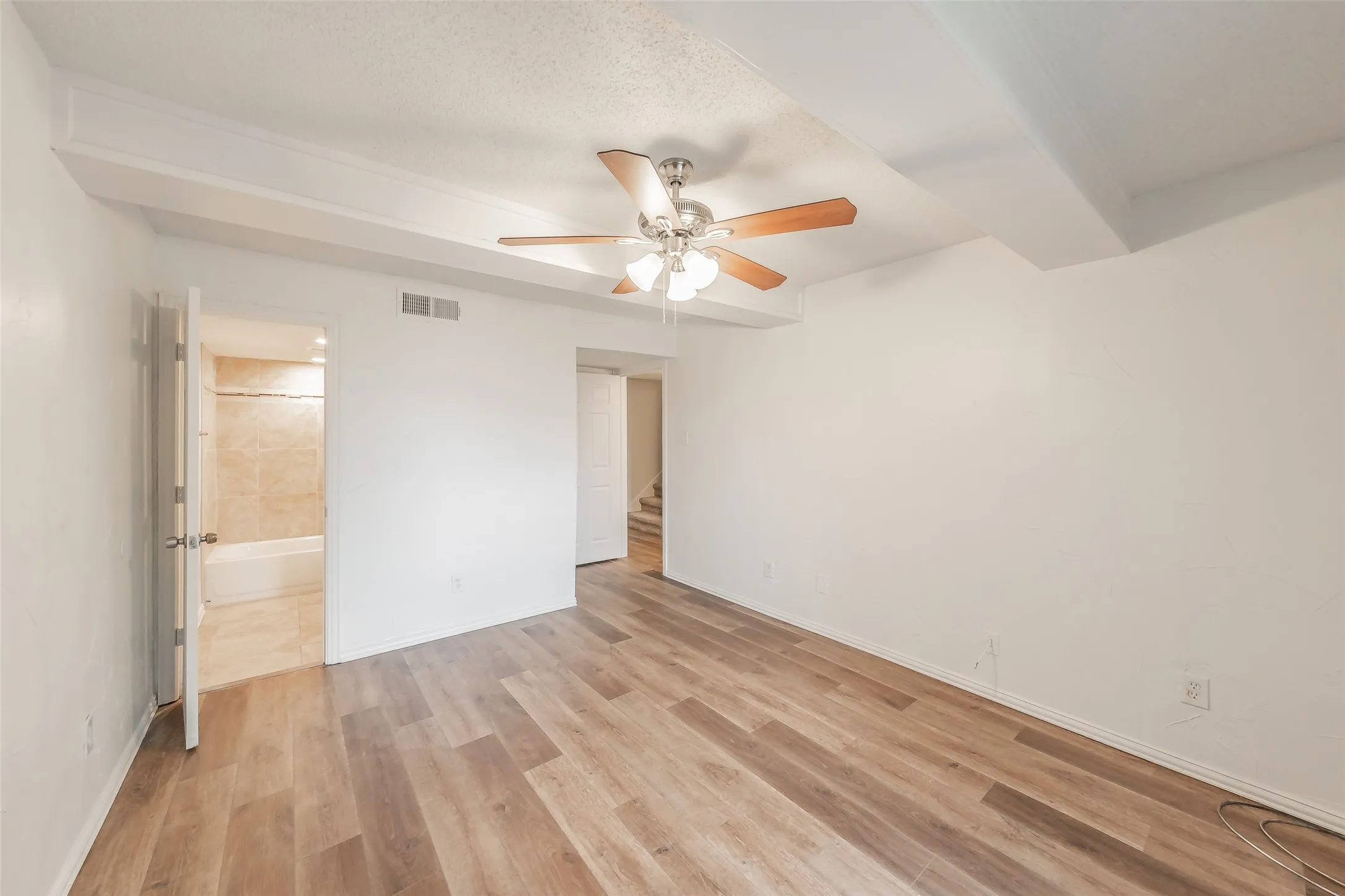 Condominium For Sale in Tarrant County , 9999 Boat Club Road 311, Fort Worth, Texas 76179, 3 Bedroom, 4 Bathroom, Garage spaces, 1,460 Sqft, built in 1970, mls#21261914, Real Estate Agent in Fort Worth, Homes For Sale in Tarrant county, Homes For Sale in Fort Worth, Realtor in Fort Worth Texas, Real Estate Brokerage Independent Realty Texas, Luminita Cordes Realtor