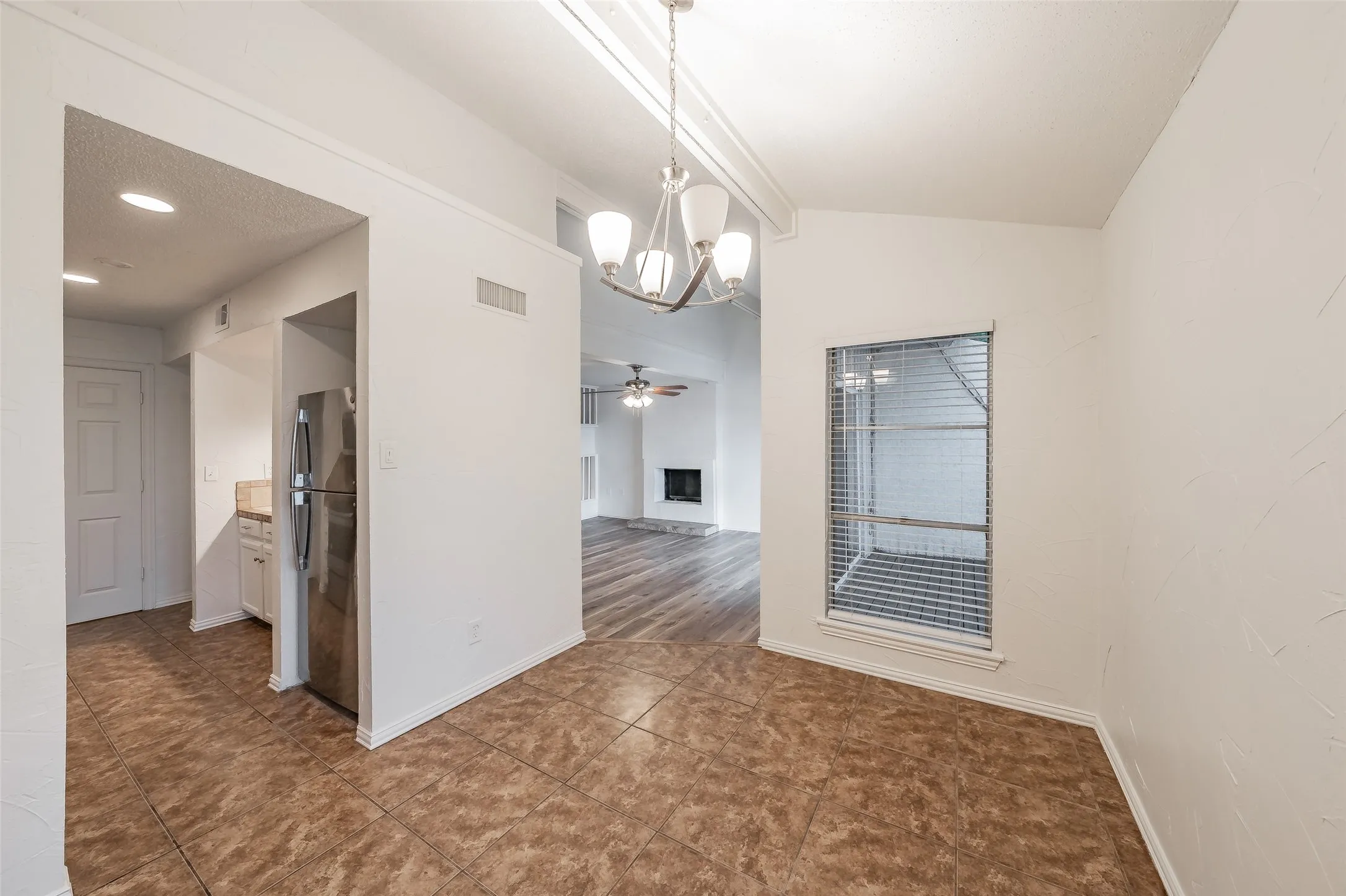 Condominium For Sale in Tarrant County , 9999 Boat Club Road 311, Fort Worth, Texas 76179, 3 Bedroom, 4 Bathroom, Garage spaces, 1,460 Sqft, built in 1970, mls#21261914, Real Estate Agent in Fort Worth, Homes For Sale in Tarrant county, Homes For Sale in Fort Worth, Realtor in Fort Worth Texas, Real Estate Brokerage Independent Realty Texas, Luminita Cordes Realtor