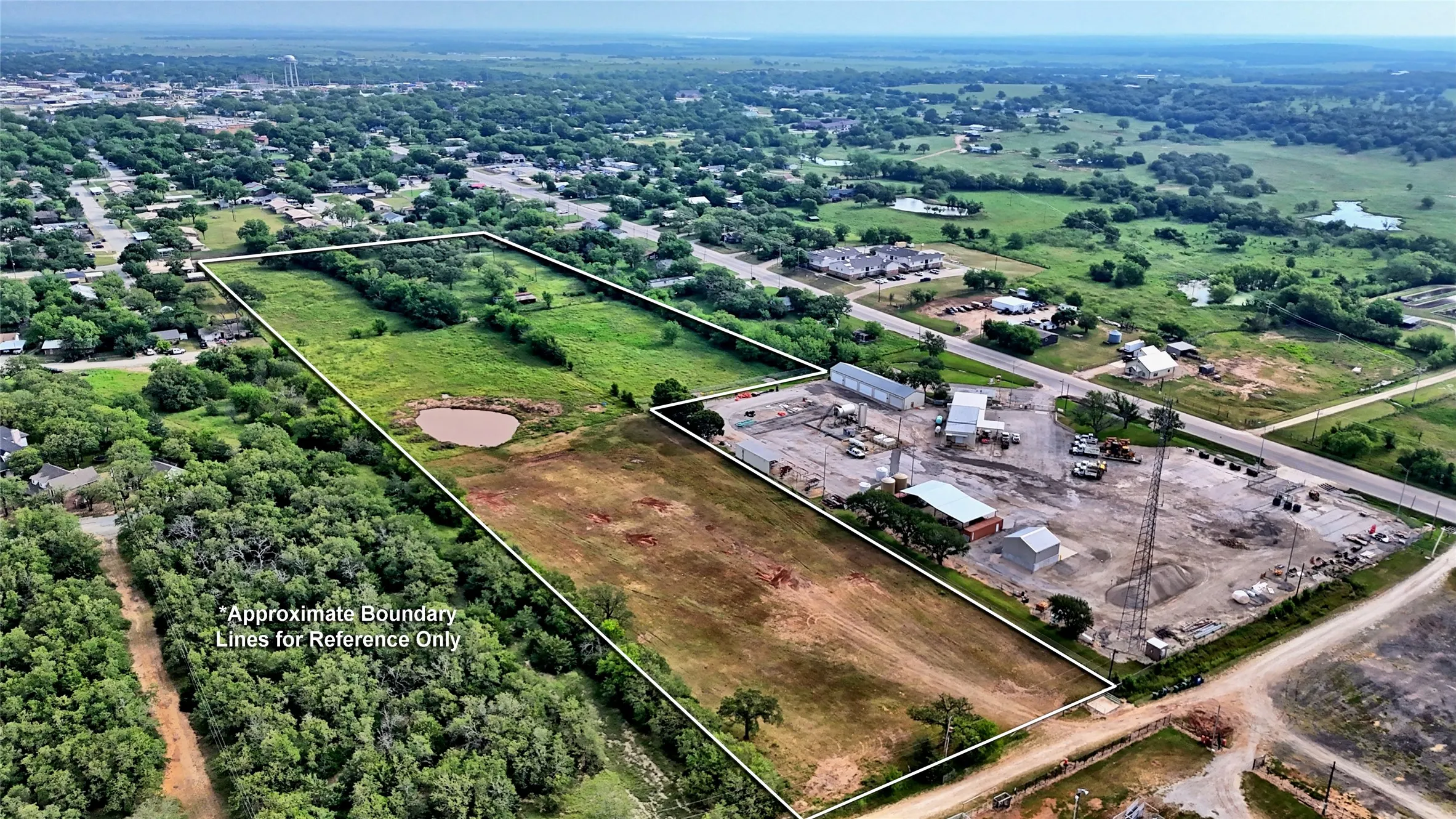 Single Family Residence For Sale in Montague County , 201 Croxton Street, Nocona, Texas 76255, 2 Bedrooms, 1 Bathroom, Garage spaces, 938 Sqft, built in 1936, Price $300,000, mls#21264299, Real Estate Agent in Nocona, Homes For Sale in Montague county, Homes For Sale in Nocona, Realtor in Nocona Texas, Real Estate Brokerage Independent Realty Texas, Luminita Cordes Realtor