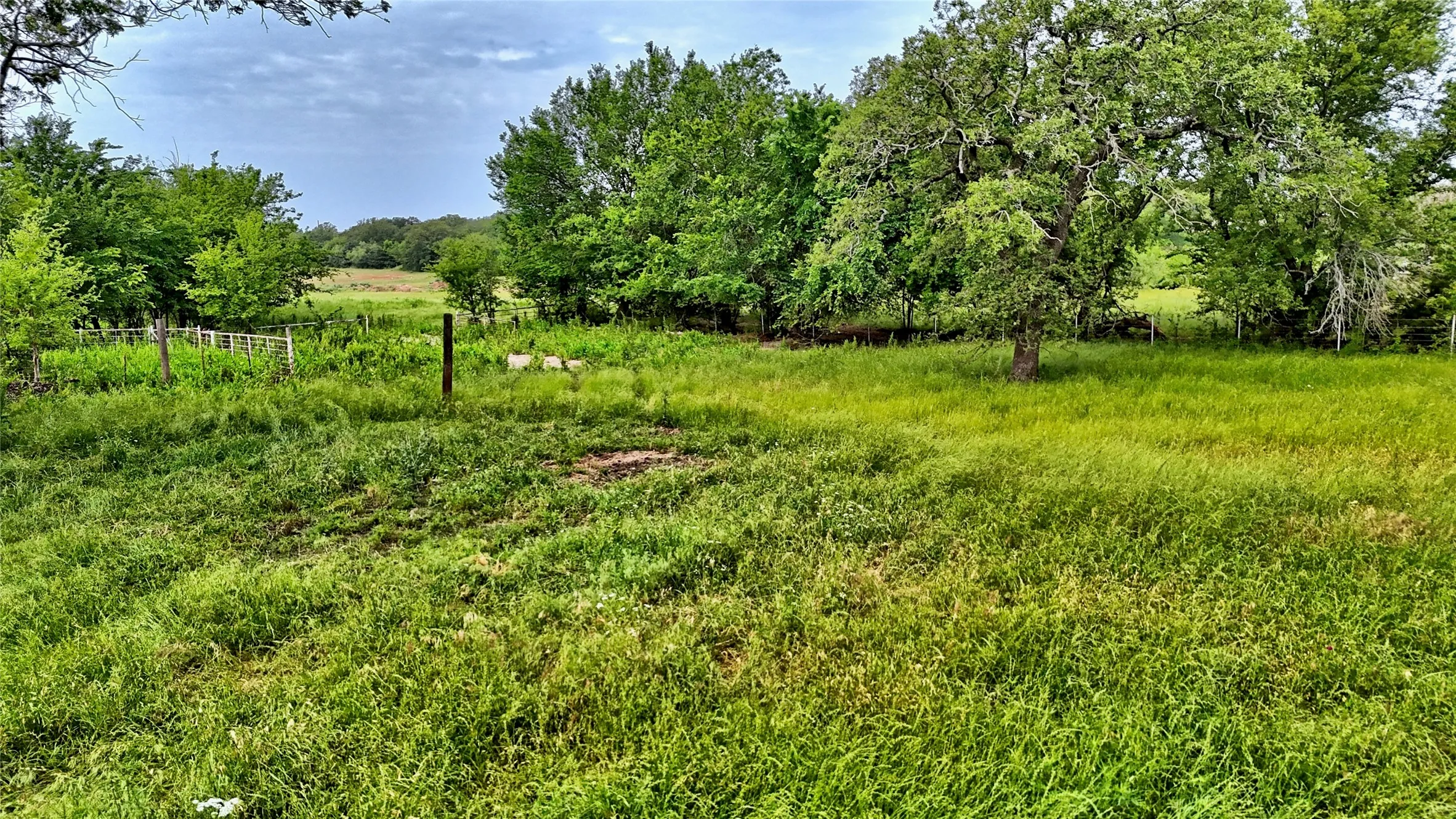 Single Family Residence For Sale in Montague County , 201 Croxton Street, Nocona, Texas 76255, 2 Bedrooms, 1 Bathroom, Garage spaces, 938 Sqft, built in 1936, Price $300,000, mls#21264299, Real Estate Agent in Nocona, Homes For Sale in Montague county, Homes For Sale in Nocona, Realtor in Nocona Texas, Real Estate Brokerage Independent Realty Texas, Luminita Cordes Realtor